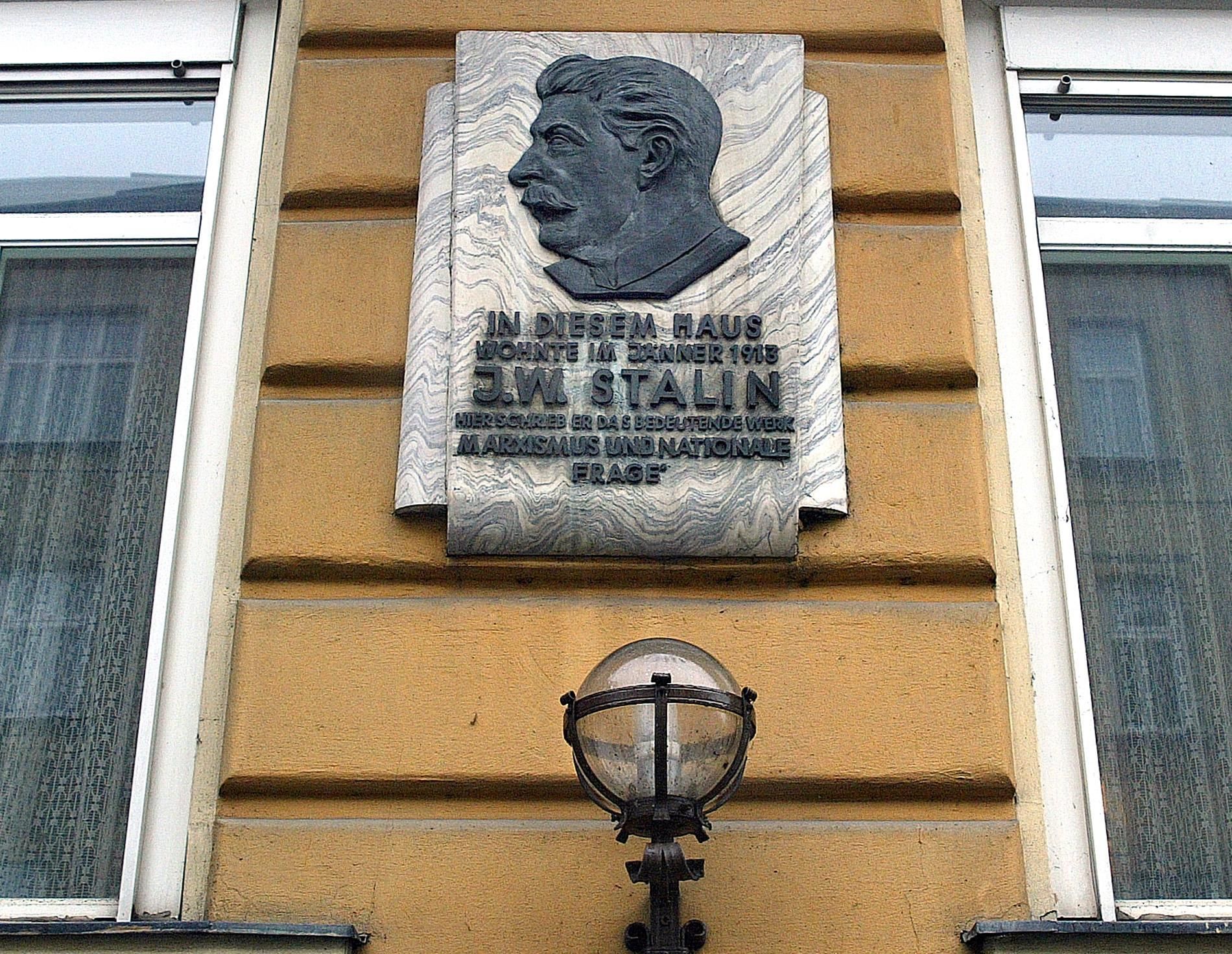 SPÖ-Parteirebell Fußi fordert das Ende der Stalin-Verehrung: 