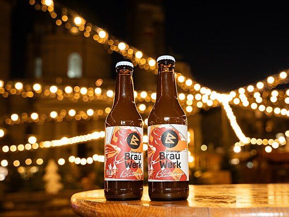 Zusammen mit Staud stellt die Ottakringer Brauerei die Alternative zu Glühwein & Co vor: Blutorangen-Bier.