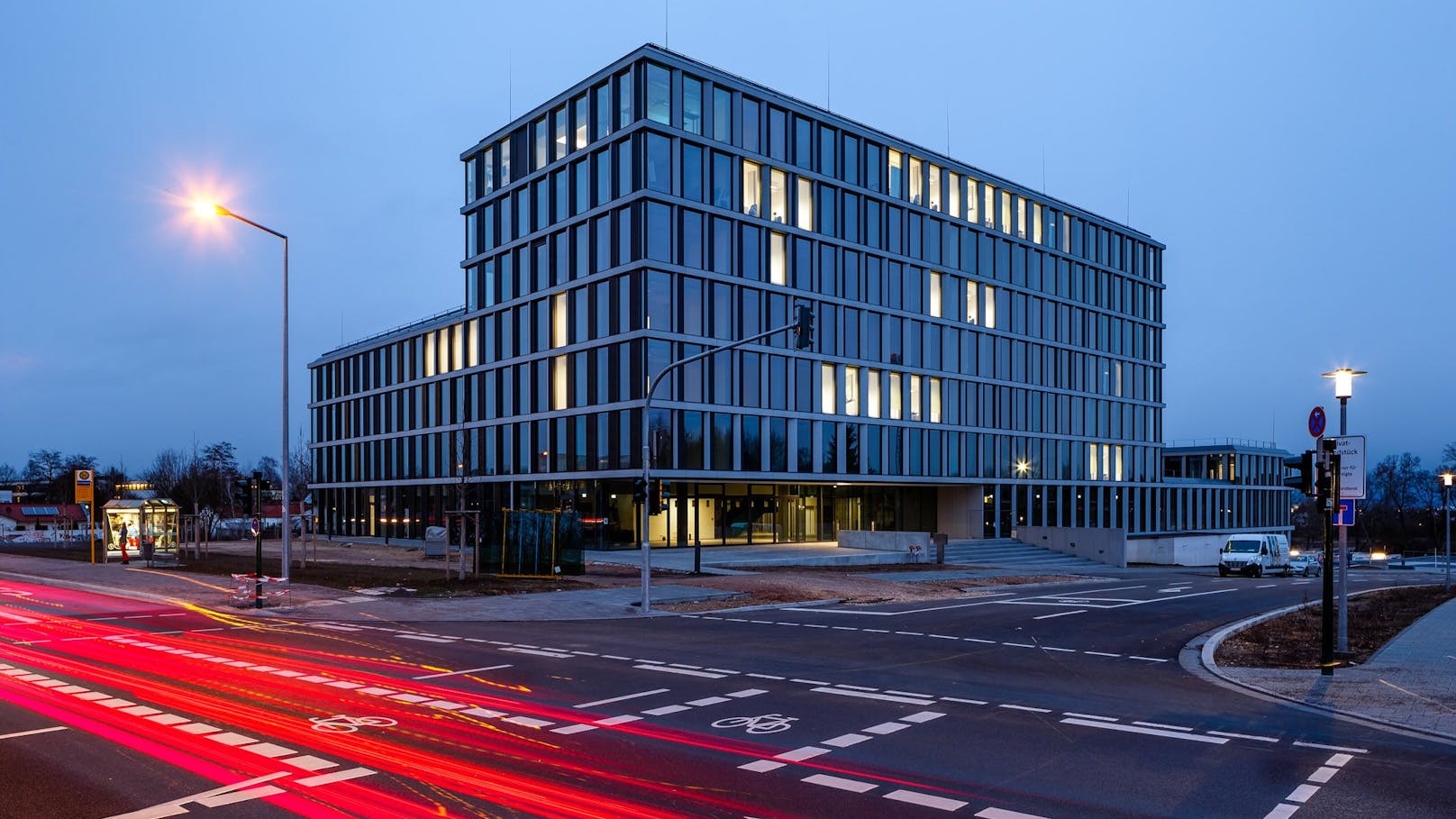 Fortschritte für die Mikrotechnologie - Fraunhofer ENAS eröffnet "Innovation Office" in Regensburg.