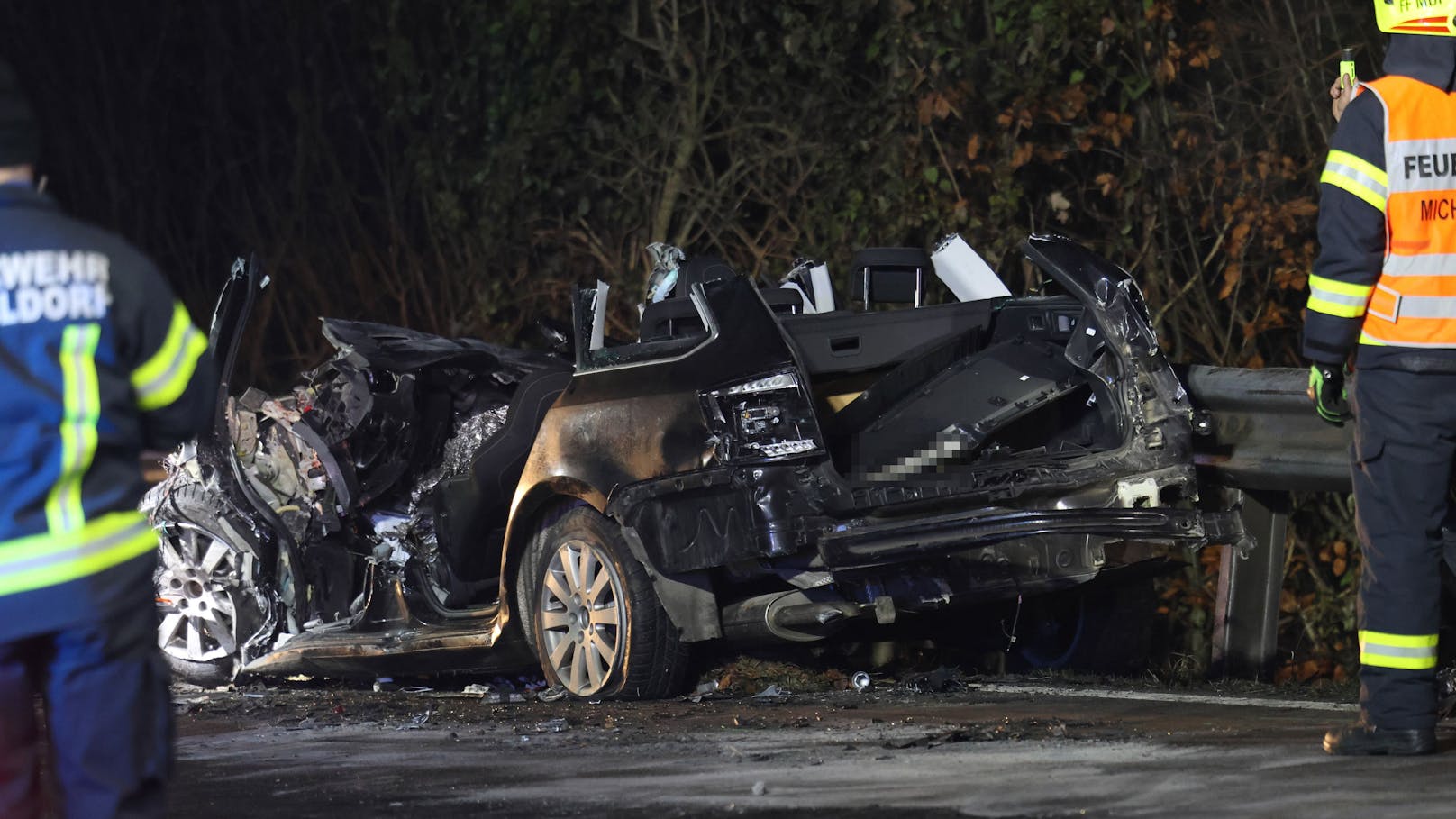 Tödlich endete am späten Montagabend ein folgenschwerer Crash zwischen einem PKW und einem LKW auf der B138 Pyhrnpass Straße bei Micheldorf in Oberösterreich (Bezirk Kirchdorf an der Krems).