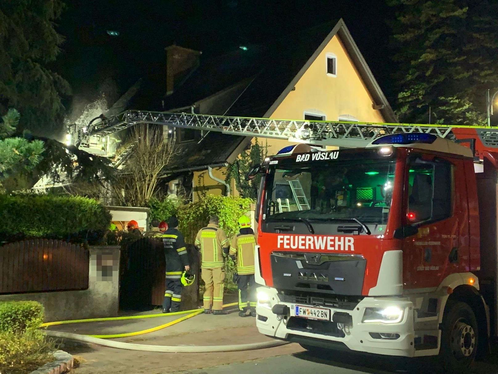 Vier Feuerwehren bekämpften stundenlang das Feuer