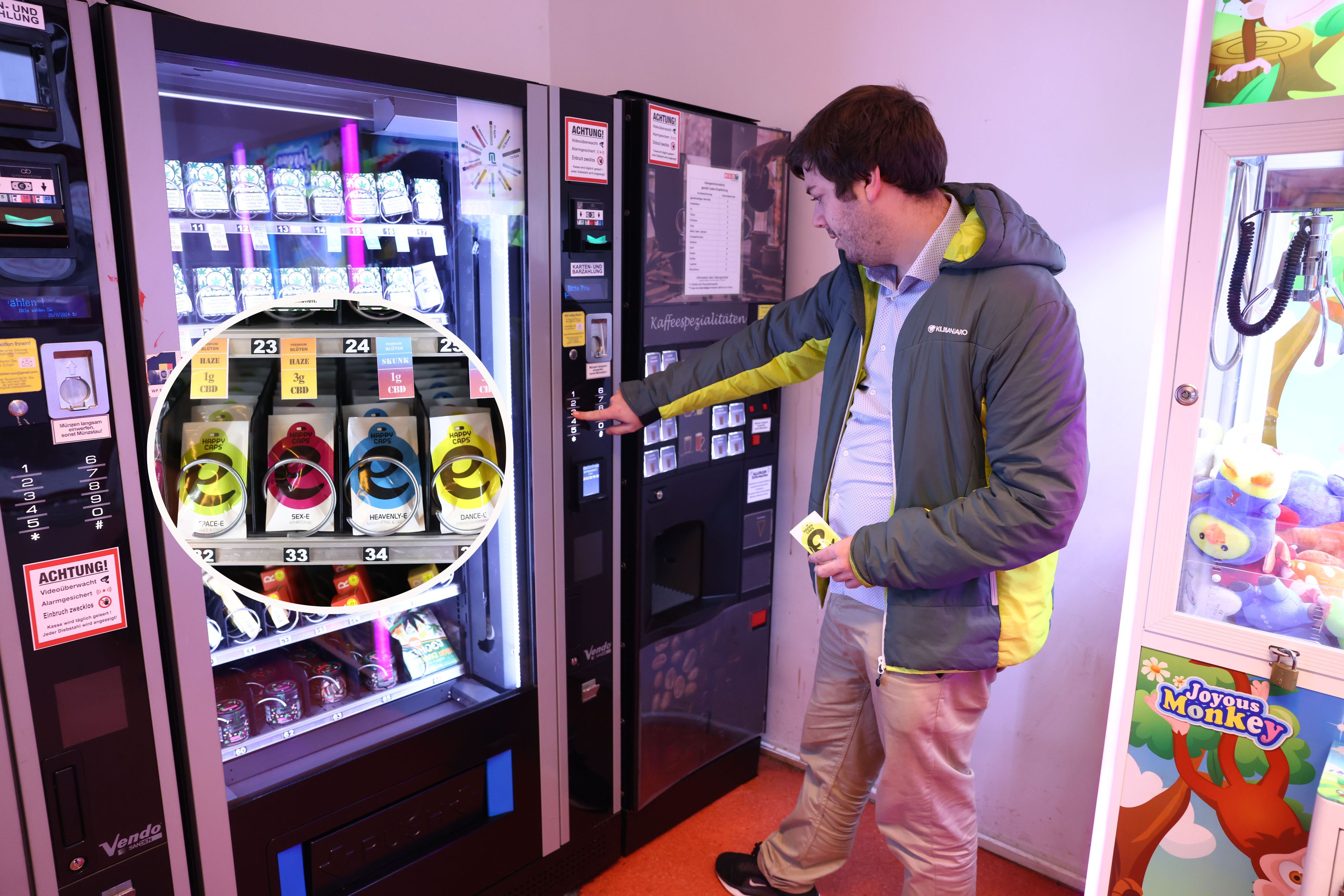 Gefährlicher Trend: Automaten wie dieser in Wien bieten neben Snacks und Getränken auch bewusstseinsverändernde Substanzen wie LSA-Pillen an – ohne ordentliche Alterskontrolle!