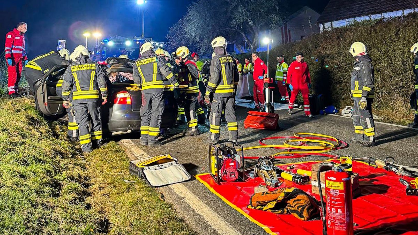 Zwei Tote bei fürchterlichem Crash in Niederösterreich