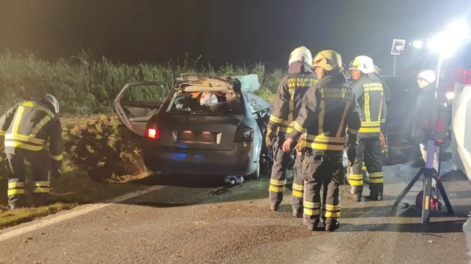 Drei Pkw kollidierten in Tröstlberg miteinander – Einsatzkräfte vor Ort