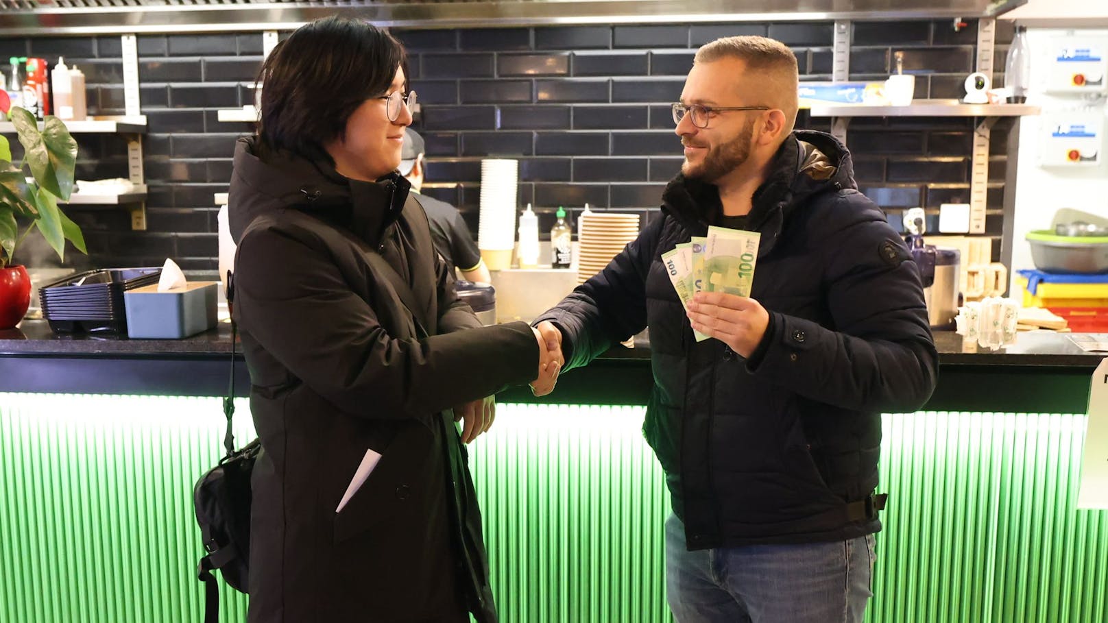 Weihnachten gerettet! Noodle King bezahlt Parkstrafe