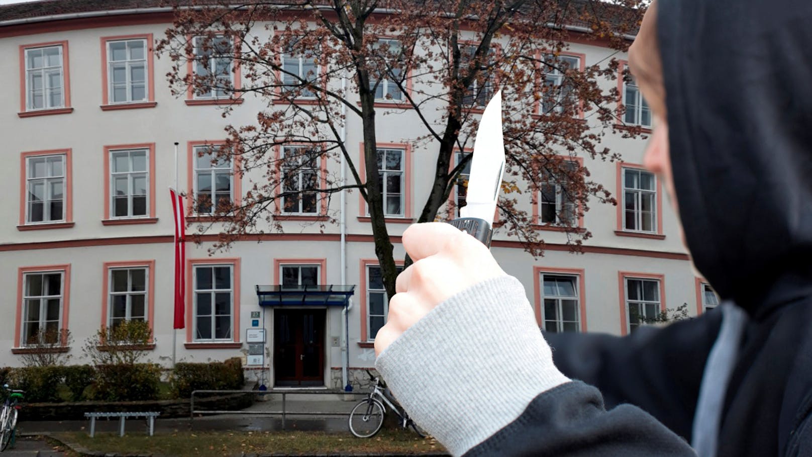 "Bub (8) zückt Messer und fordert von Schüler Geld"