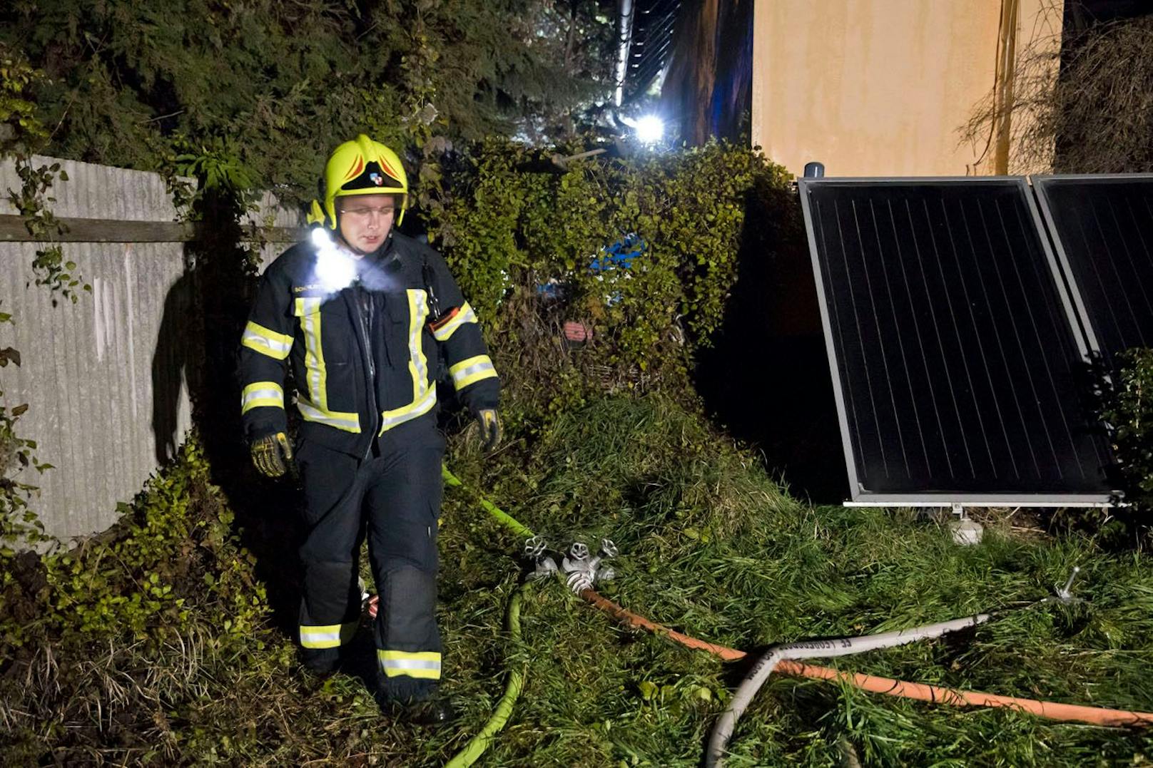 Großeinsatz in Leobersdorf – 94 Einsatzkräfte bekämpften Wohnhausbrand