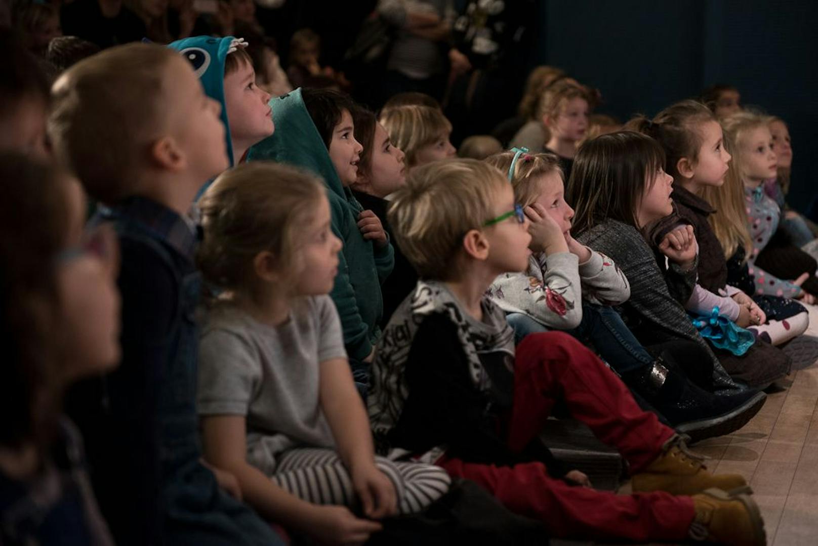 Im Kindertheater gibt es neue Stücke, die in die Jahreszeit passen