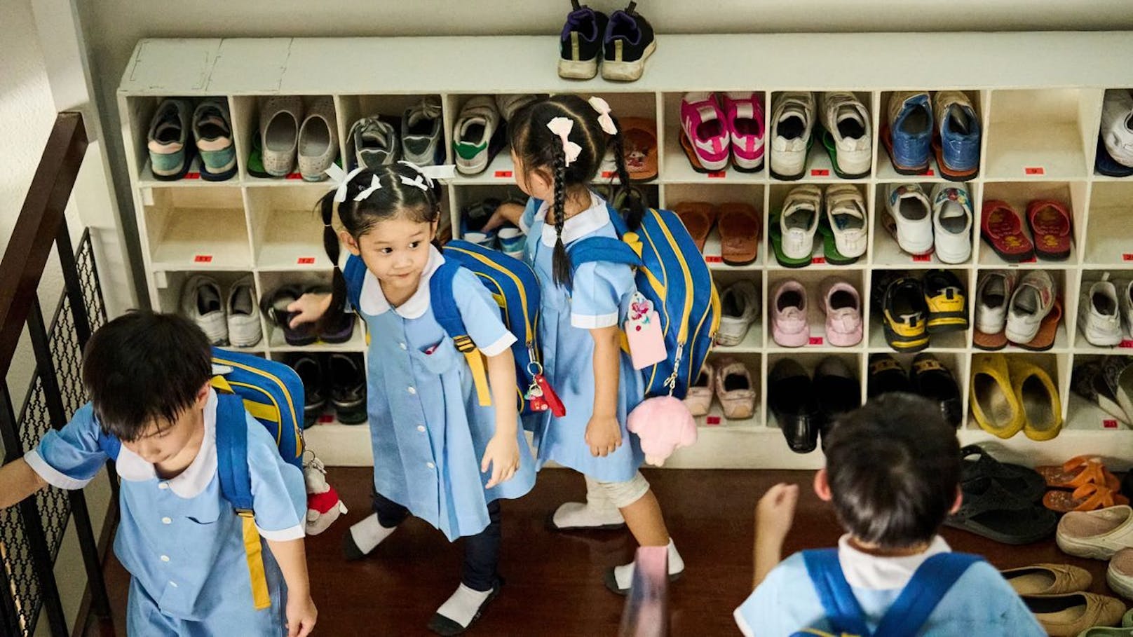 Du glaubst nie, wer hier 21 Kinderschuhe stibitzt