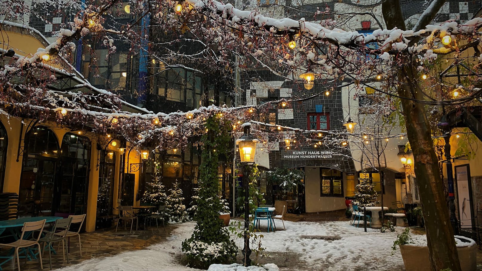 Weihnachtliche Kulisse am Kunsthaus