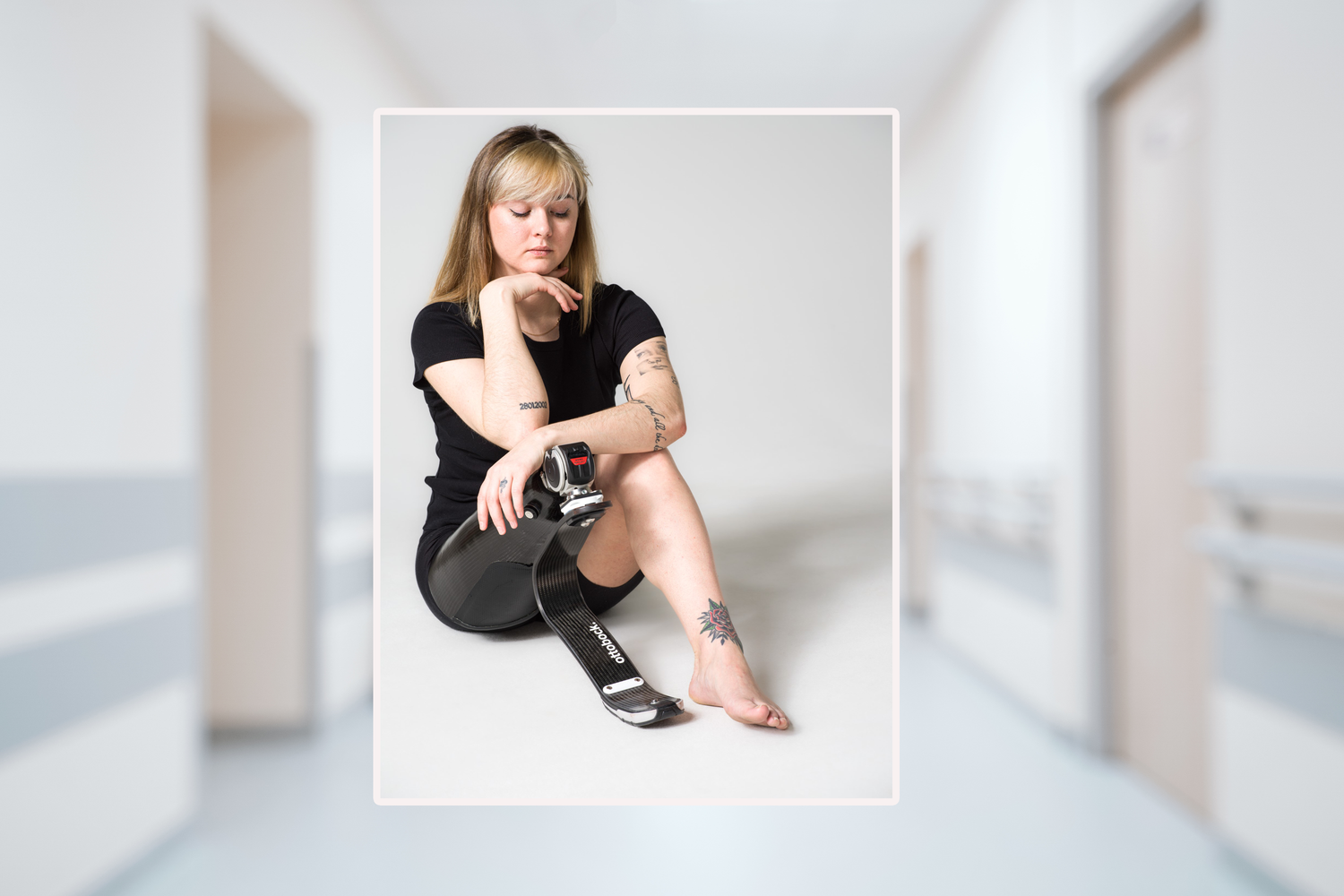 Johanna U. hat nach einem Autounfall den rechten Unterschenkel verloren. Im Buch 