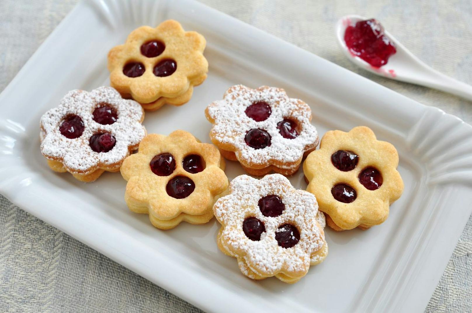 Meist mit Ribiselmarmelade gefüllte Linzer Augen (23 Prozent) liegen auf Platz 3.