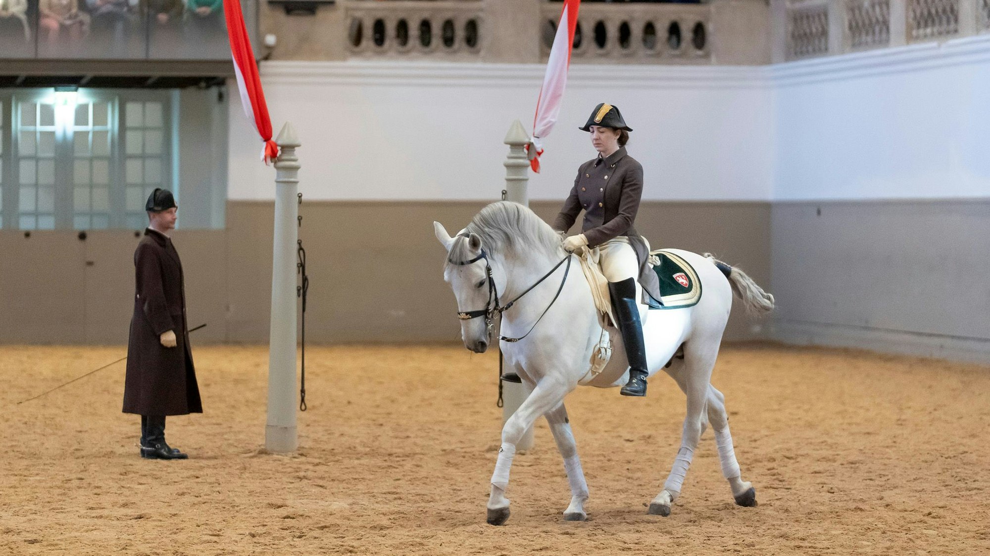 Heute.at - 4,5 Mio. Euro – Mehr Geld für Spanische Hofreitschule