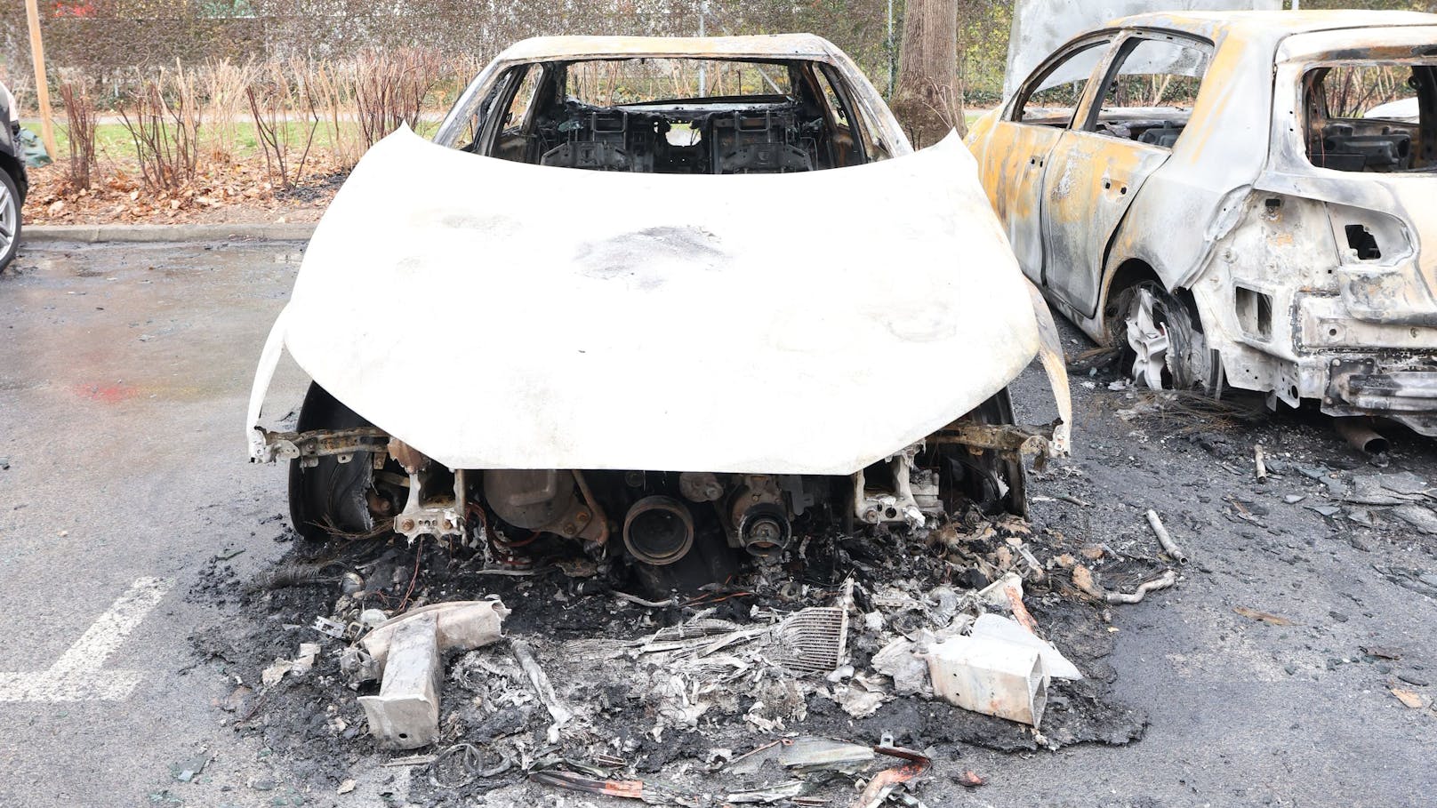 Der Audi A4 des Betroffenen ist vollständig zerstört!