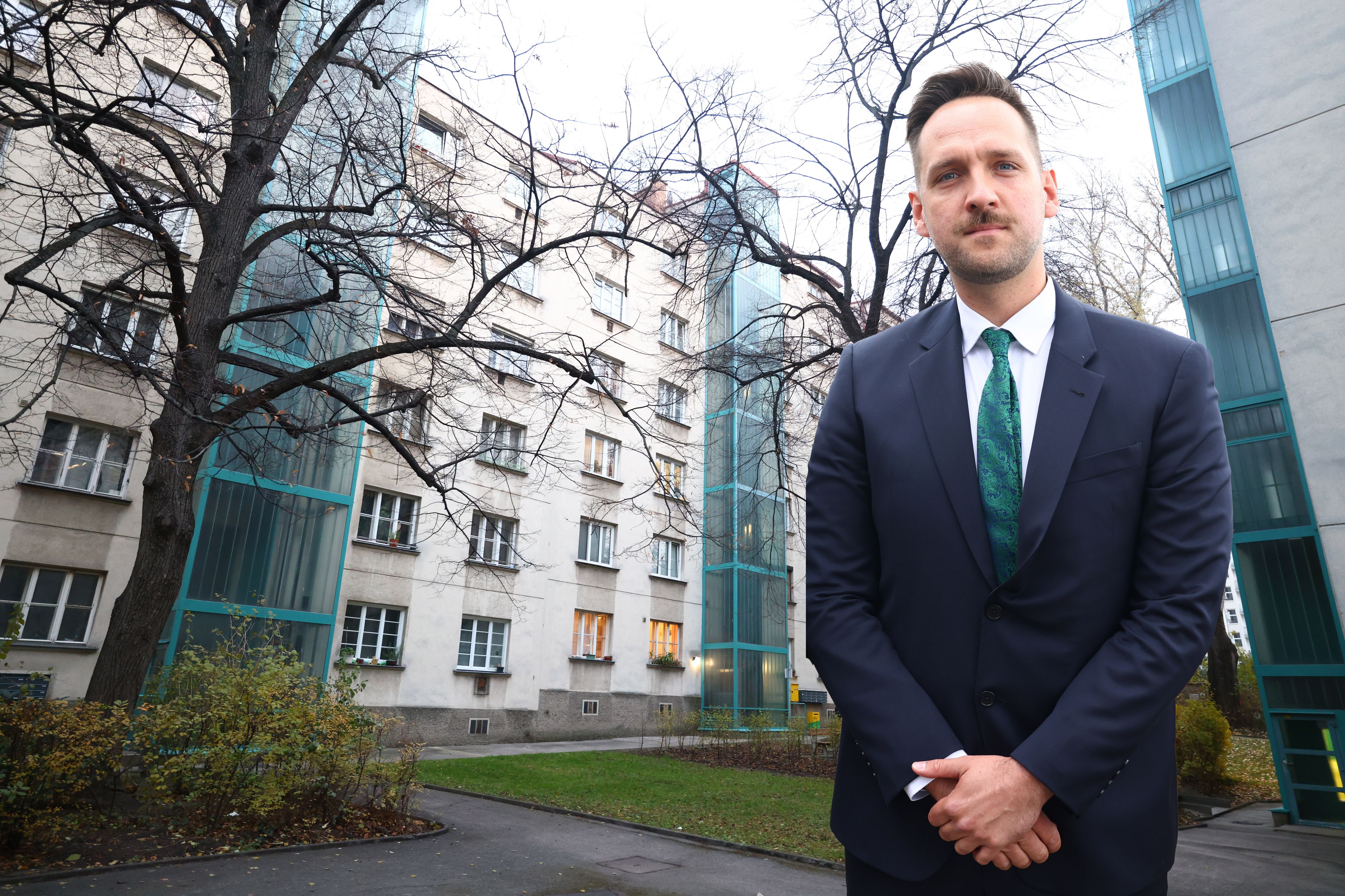 Rechtsanwalt Piotr Pyka vertritt den lärmgeplagten Gemeindebau-Mieter.