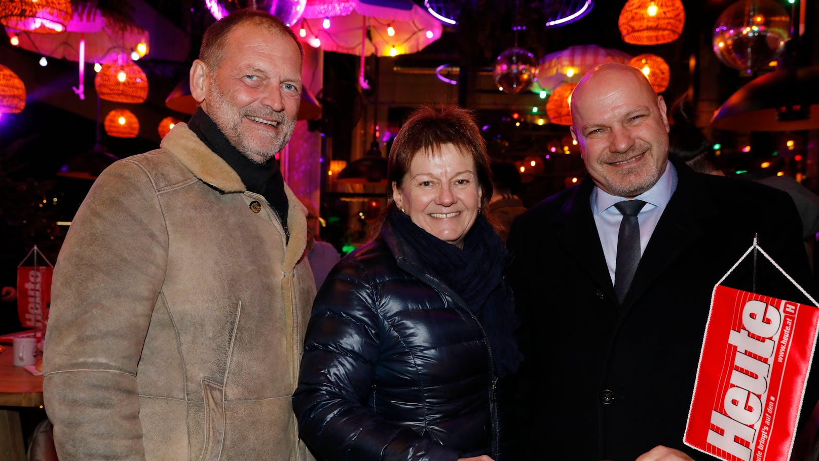 SP-Vizebürgermeisterin Karin Hörzing (mitte) mit Ehemann (li.) und Peter Binder (SPÖ), dritter Präsident des Oö. Landtags.