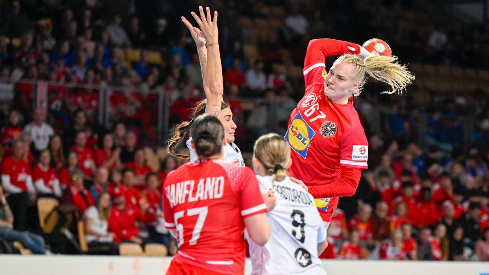 Traumstart! Handball-Team schlägt Slowakei bei Heim-EM