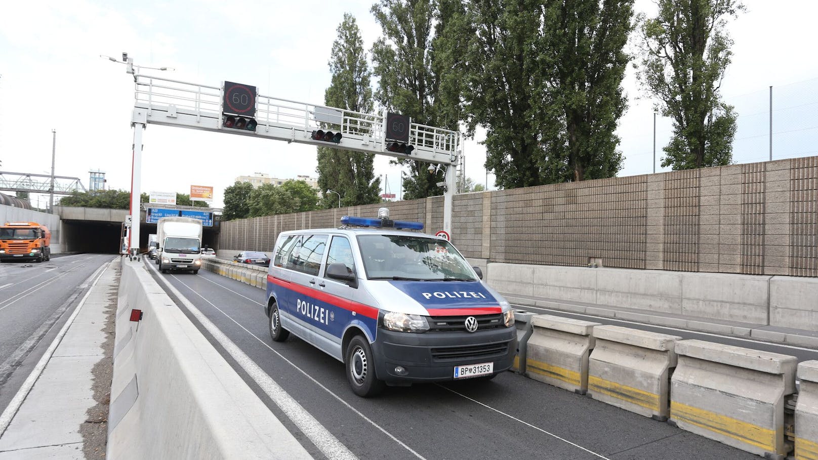 Betrunkener läuft Polizisten in Wien auf Tangente davon