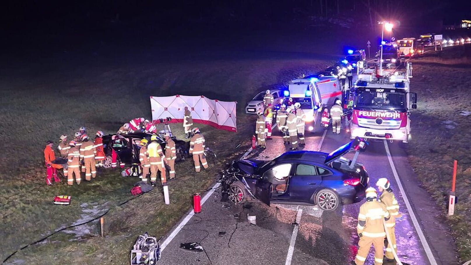 Bei einem schweren Verkehrsunfall in Faistenau wurde eine 61-jährige Frau getötet. 