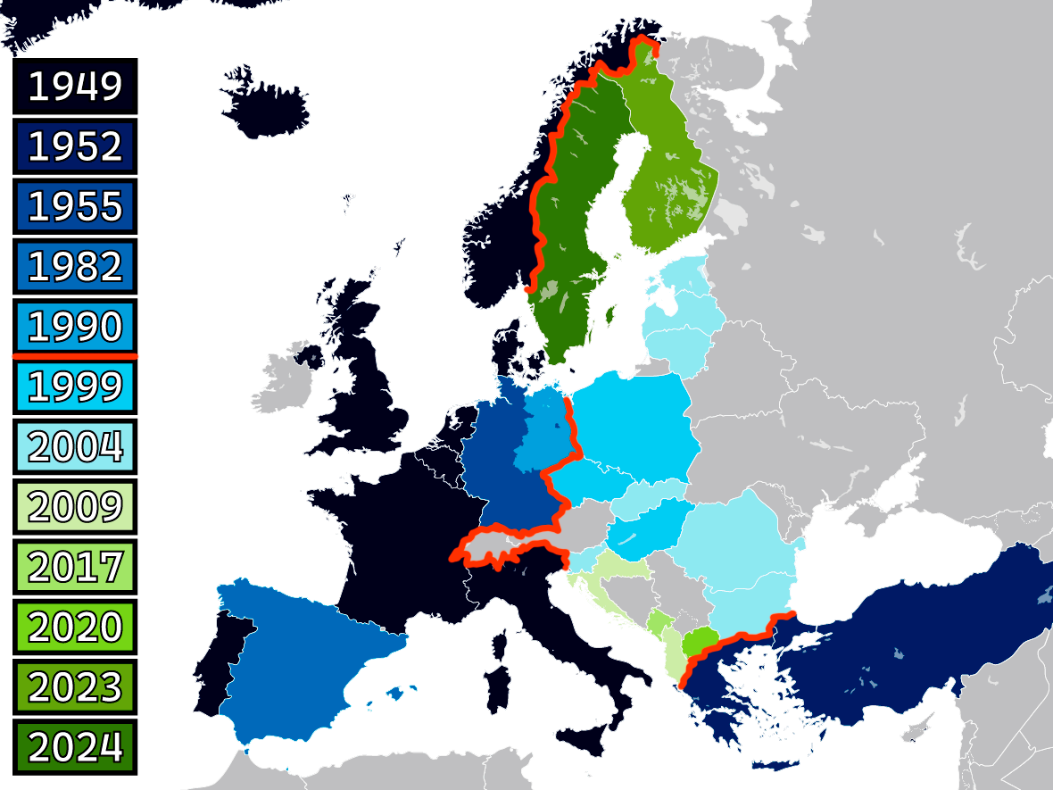 Die NATO-Erweiterungen auf einen Blick. Sergei Karaganow will sie auf die Grenzen von 1997 (rote Linie) zusammenstutzen.