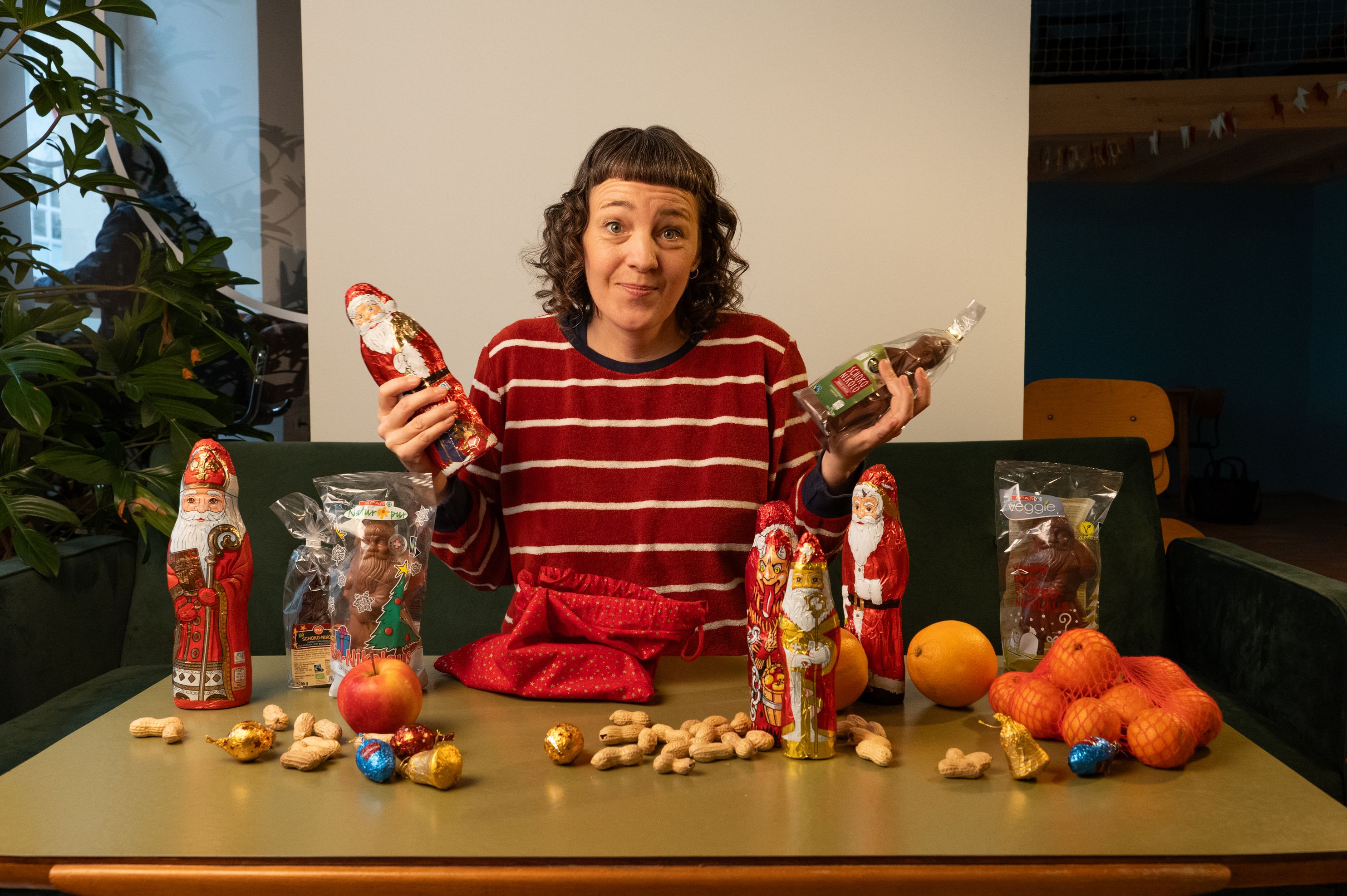 Süßer Test in der Vorweihnachtszeit: Global 2000 und Südwind verkosteten Schoko-Nikolos.