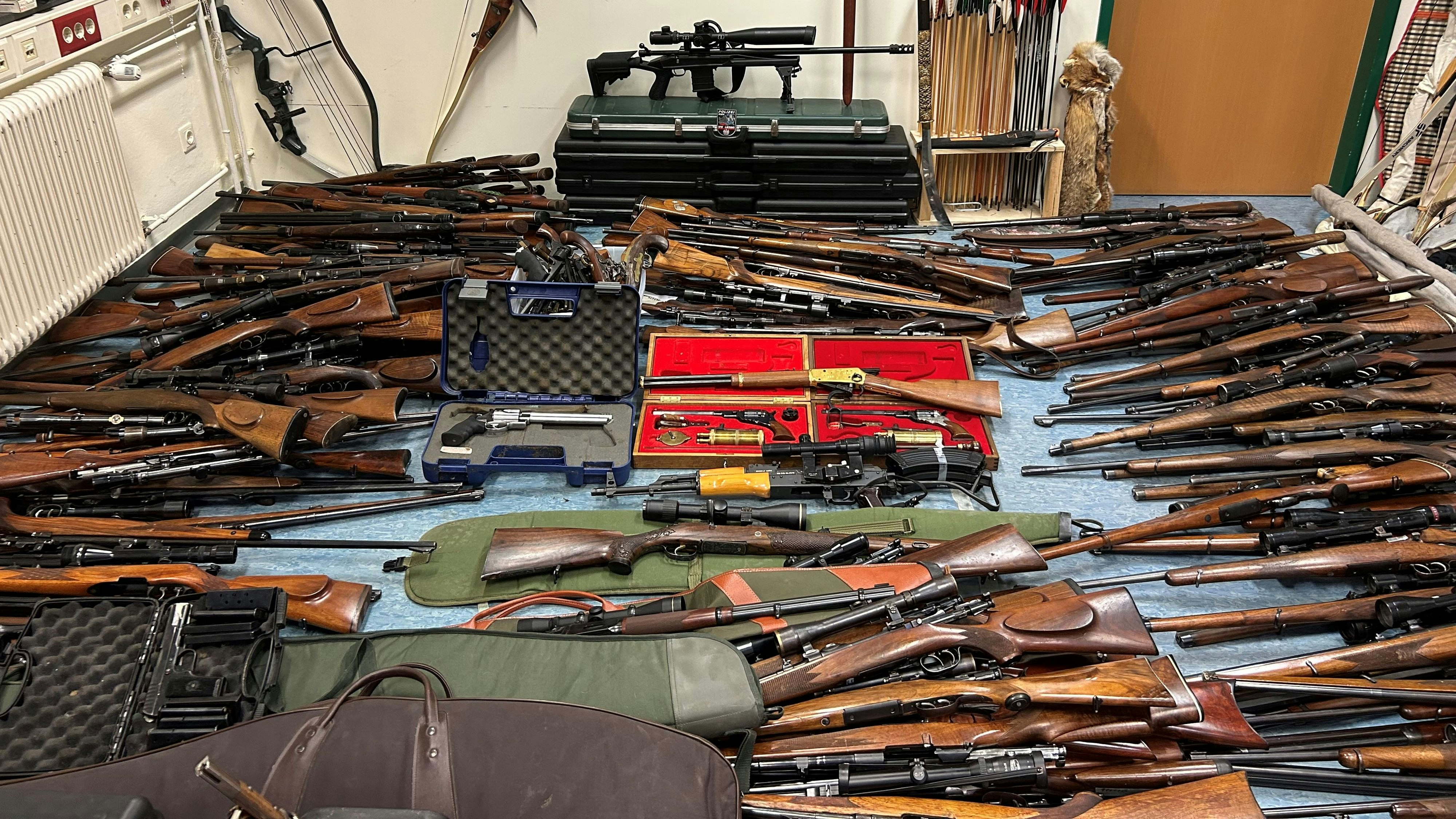 Die sichergestellten Waffen.