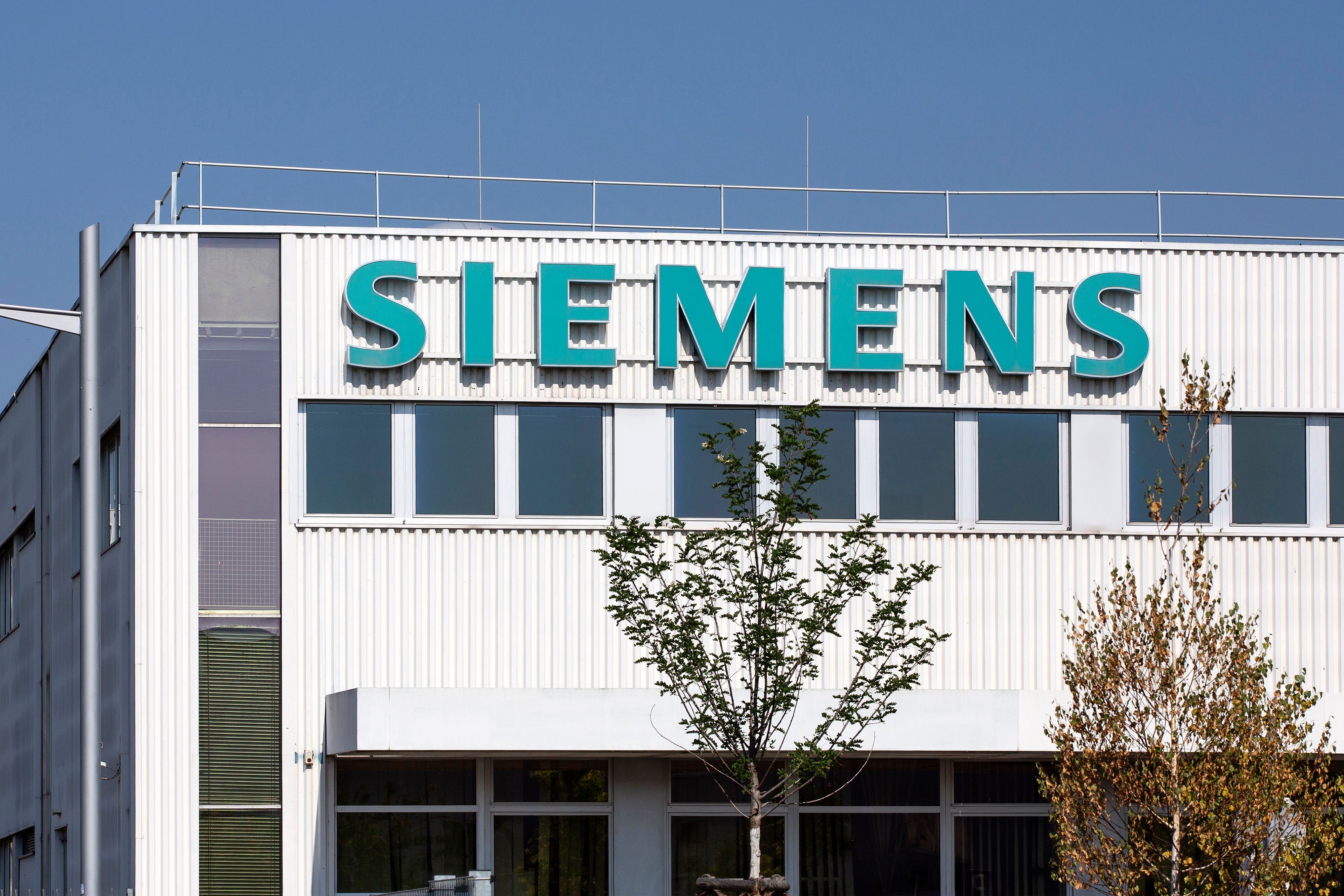 Bis Ende 2026 schließt Siemens sein Werk für industrielle Stromversorgung in Wien.