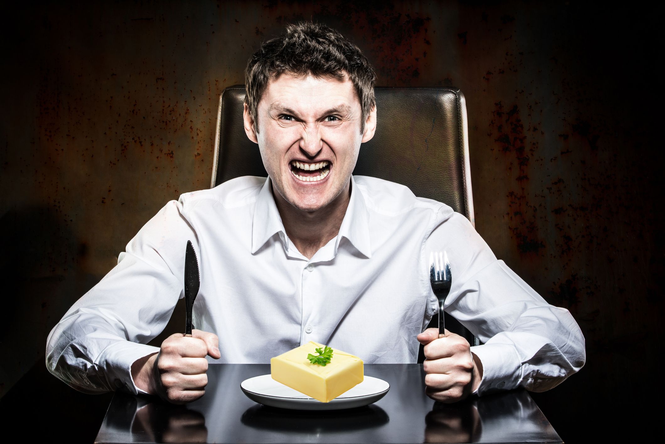 Ein Tierschützer klagt: Im Polizeigewahrsam wurde ihm statt veganer Mahlzeiten Butter und Marmelade serviert. Ein Urteil soll nun Klarheit schaffen.