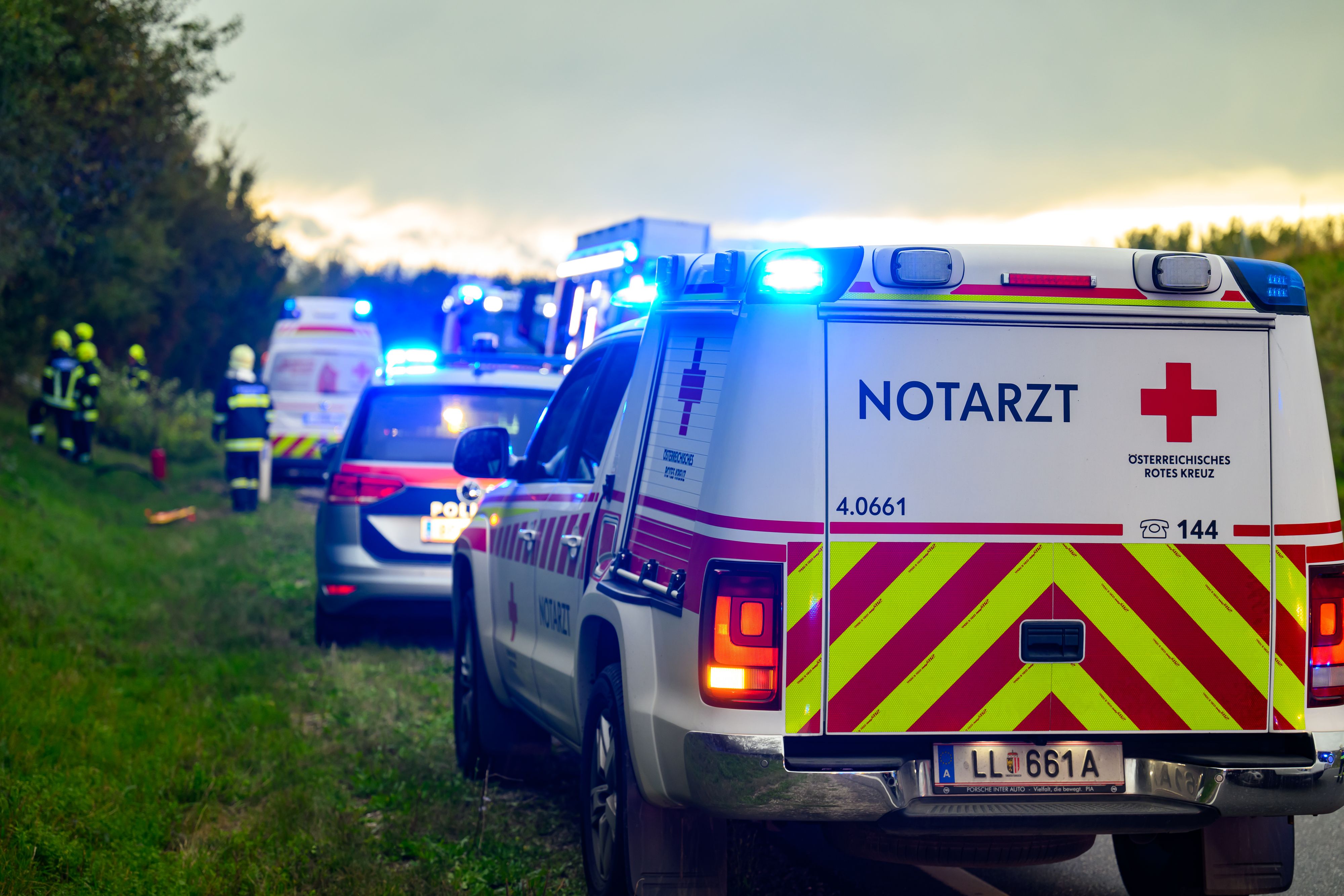 Der Mann erlag noch an der Unfallstelle seinen schweren Verletzungen. (Symbolbild)