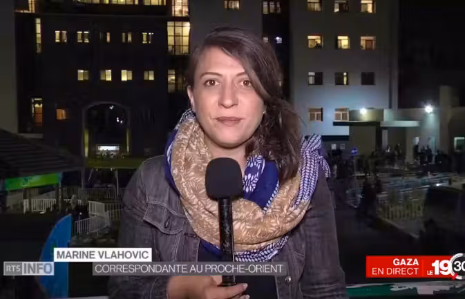 Es wurde eine Untersuchung eingeleitet, um die Ursachen ihres Todes herauszufinden. Aktuell geht die Polizei nicht von einer Straftat aus.