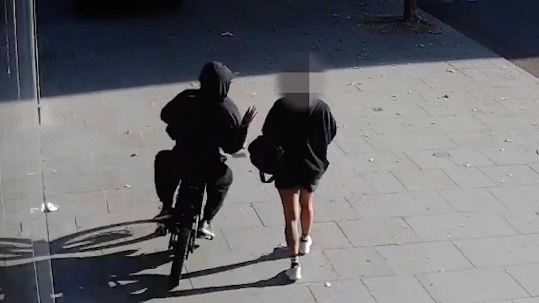Kürzlich inhaftierte die Polizei in London Medienberichten zufolge die sogenannte "Phone Gang" - die Gruppe soll 650.000 Pounds (rund 780.000 Euro) mit ihrem 18-monatigen Raubzug erbeutet haben. 