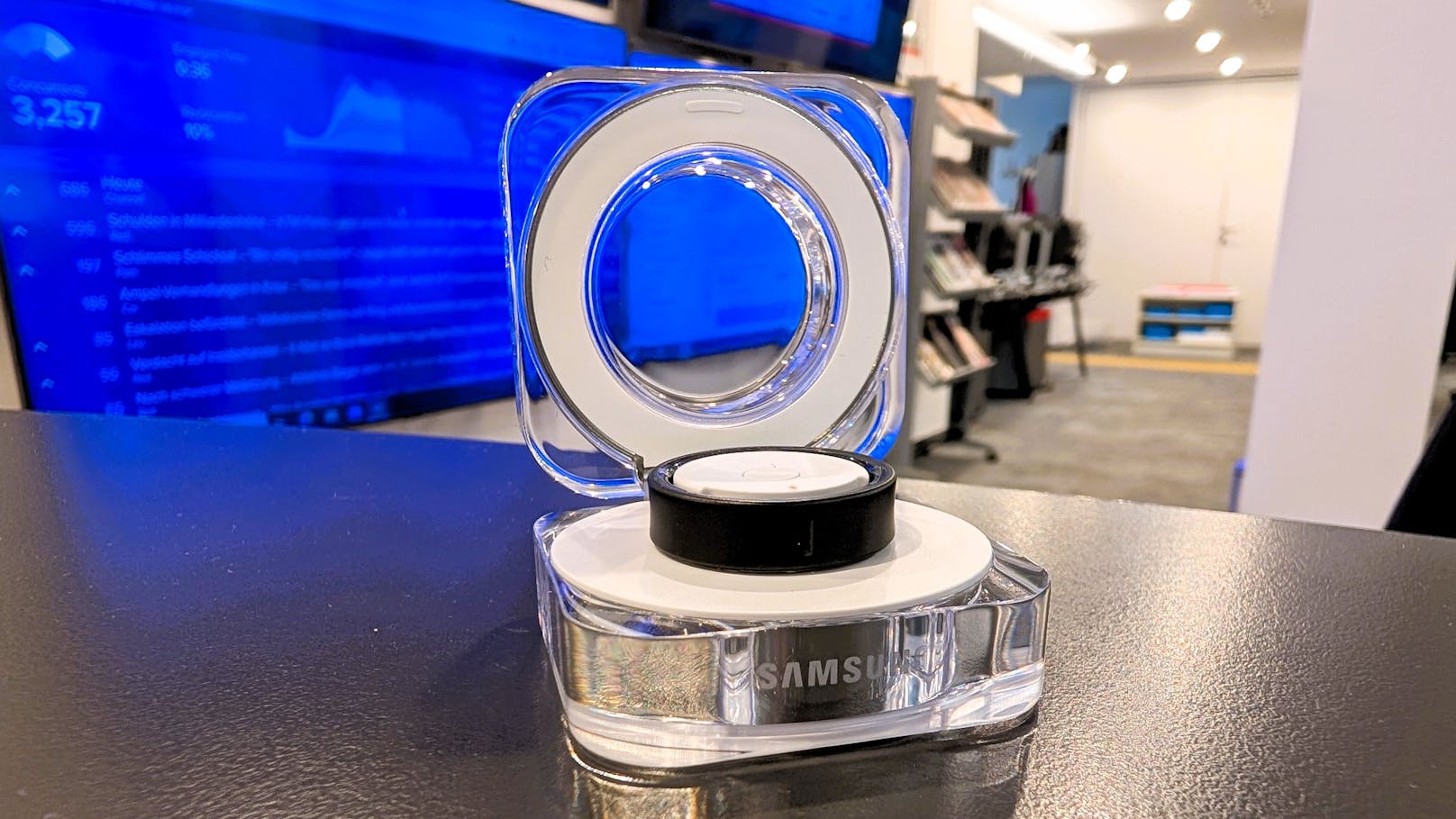 Der Samsung Galaxy Ring ist ein innovatives Wearable, das als diskreter Begleiter am Finger die Gesundheitsüberwachung revolutionieren soll.