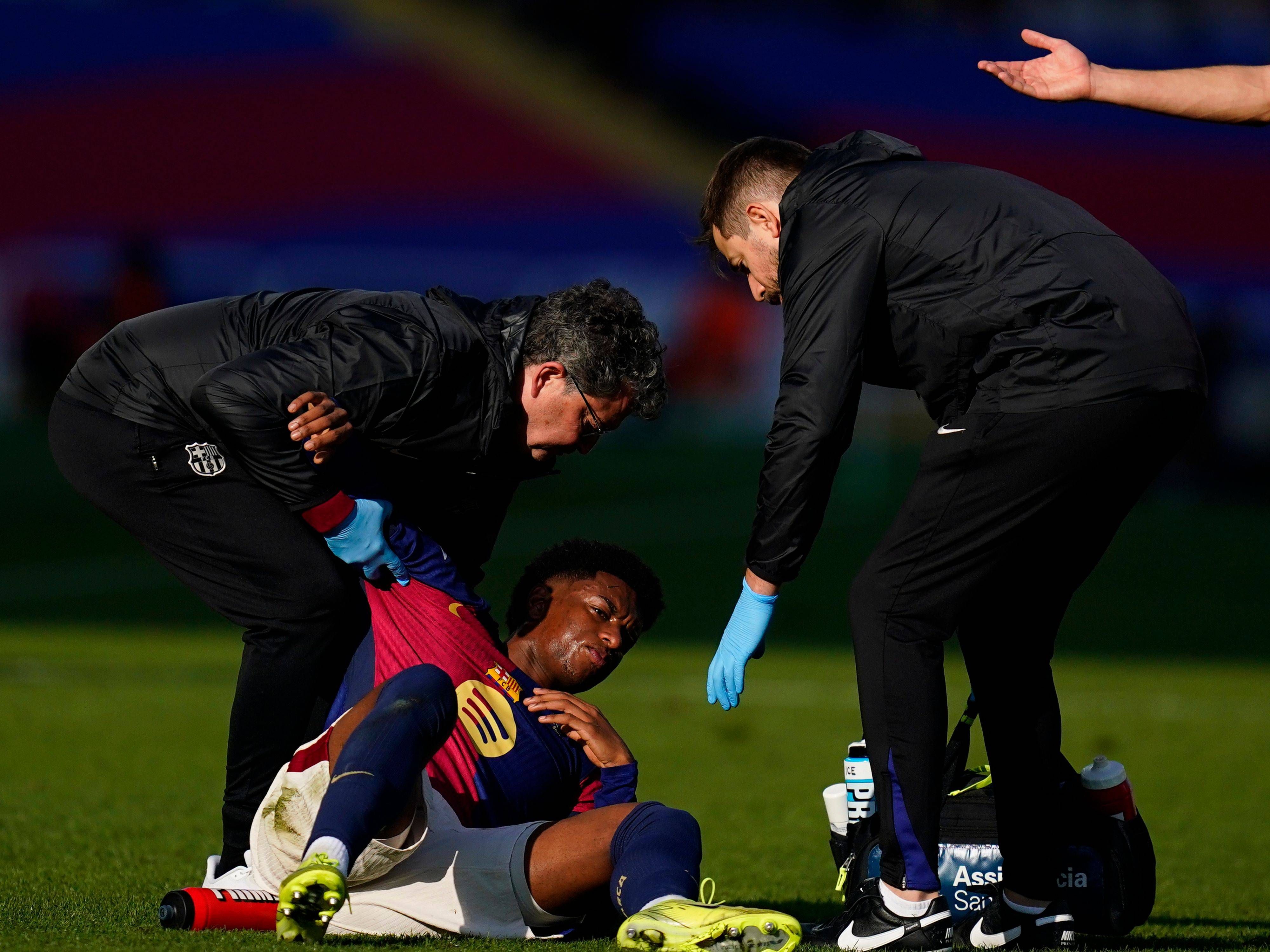 Barcelona-Kicker Alex Balde rang nach Luft und übergab sich. 