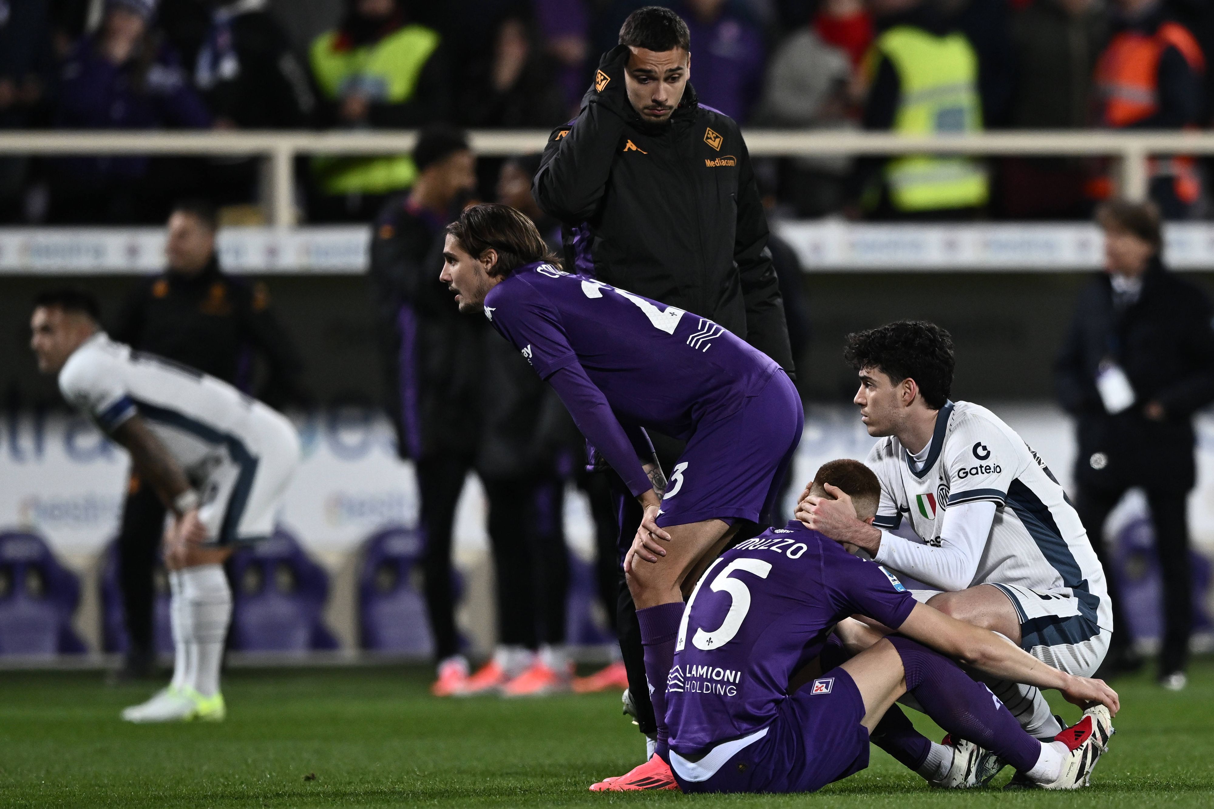 Die Spieler beider Klubs spendeten einander Trost.