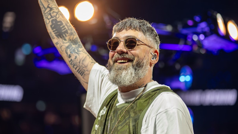 Sido geht es sehr gut. Der fünffache Papa hat wohl über 10 Millionen am Konto.