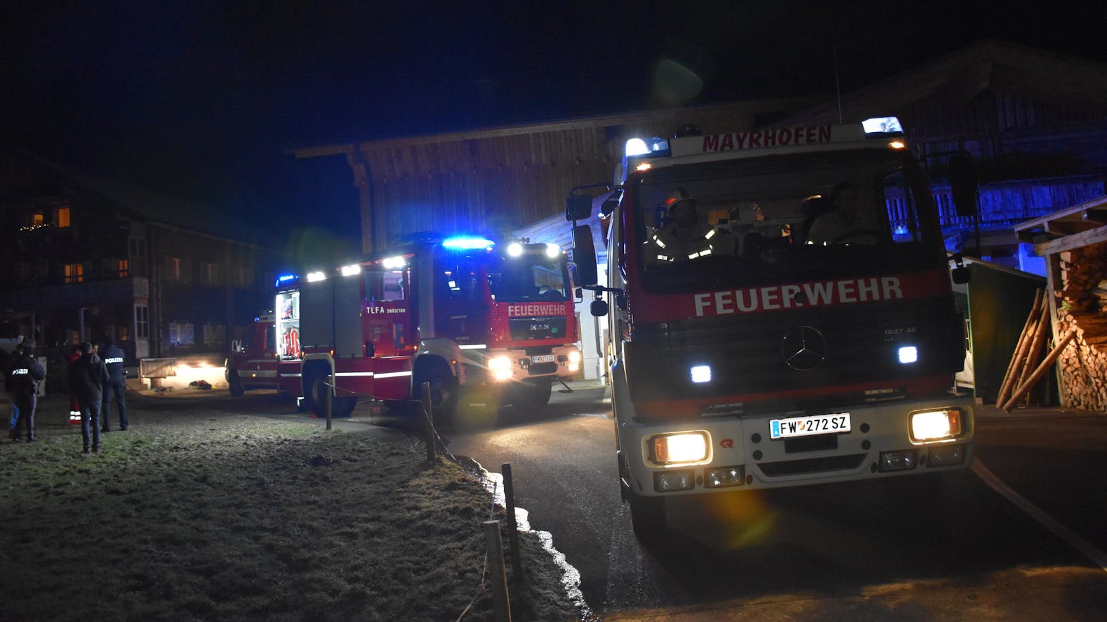 Die Freiwilligen Feuerwehren Ginzling und Mayrhofen führten entsprechende Löschmaßnahmen durch.