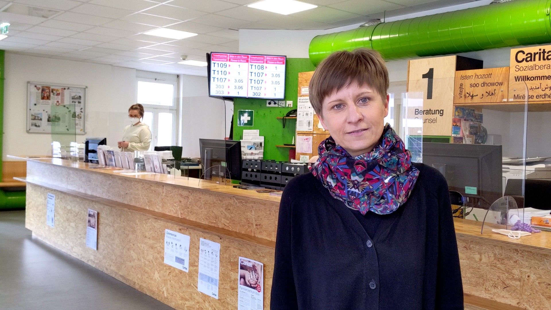 Doris Anzengruber, Leiterin der Caritas Sozialberatung, spricht über die Auswirkungen der steigenden Energiekosten auf armutsgefährdete Haushalte.