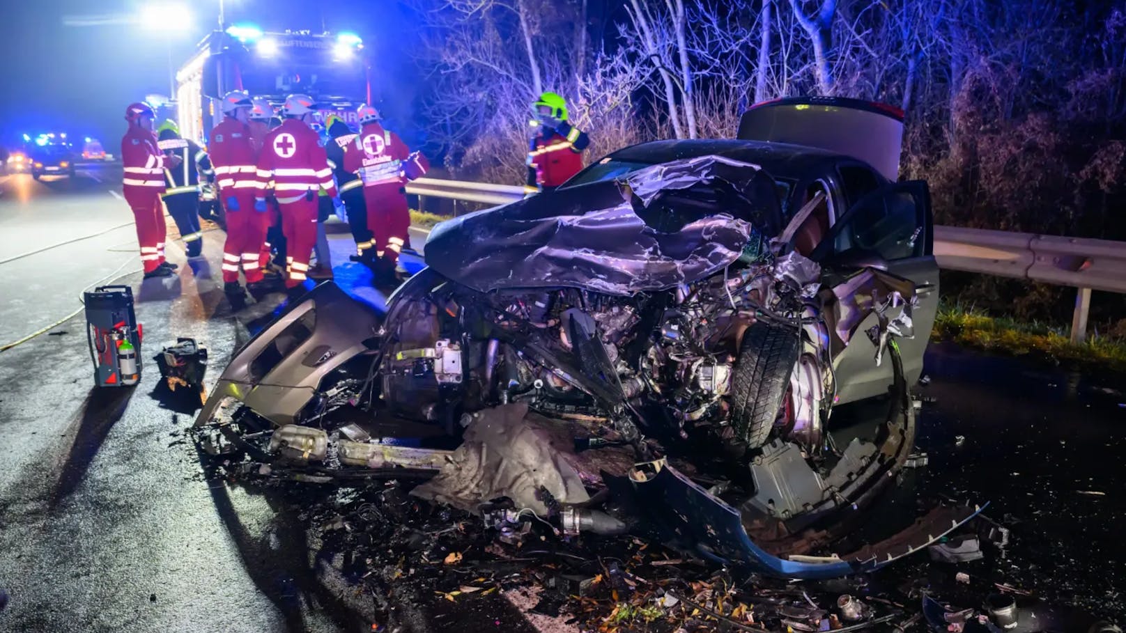 Fürchterlicher Crash in OÖ – B3 komplett gesperrt