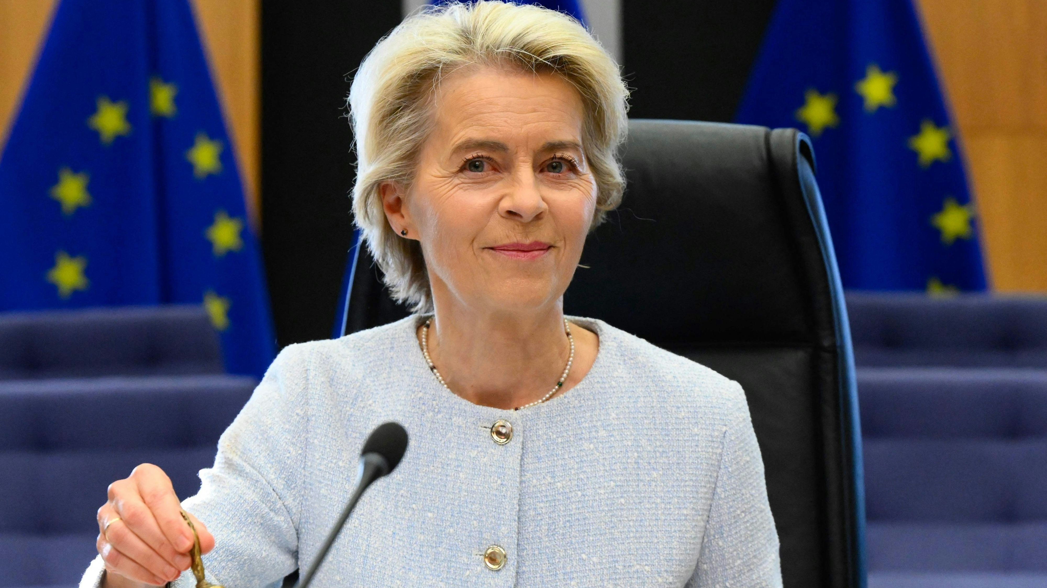 "Wir brauchen einen ausgewogenen Ansatz zwischen dem Schutz der Wildtiere und dem Schutz unserer Lebensgrundlagen", sagt Eu-Kommissionspräsidentin Ursula von der Leyen – und senkt den Schutz-Status von Europas Wölfen