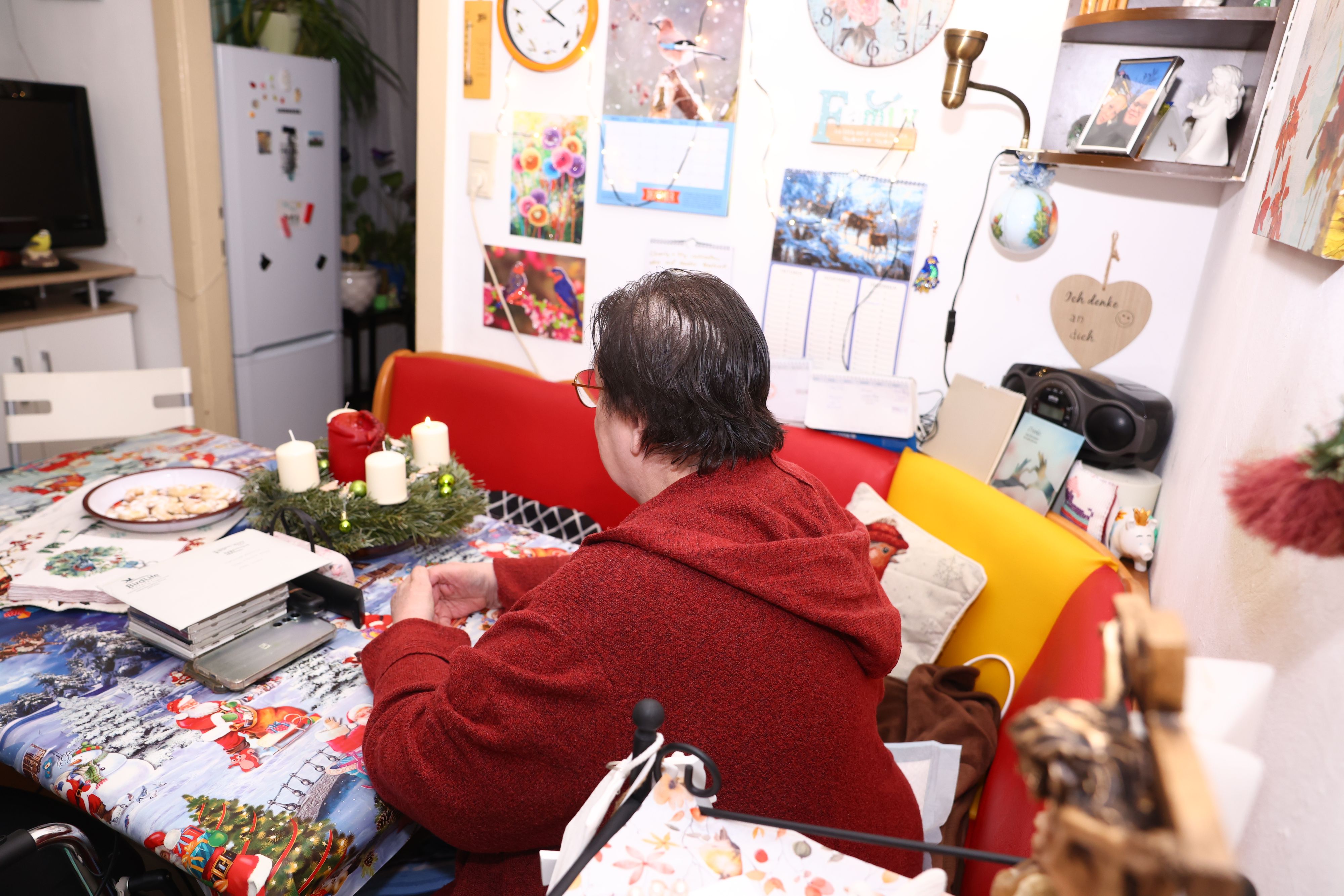 Caroline ist von den immer höher werdenden Energiekosten stark betroffen.