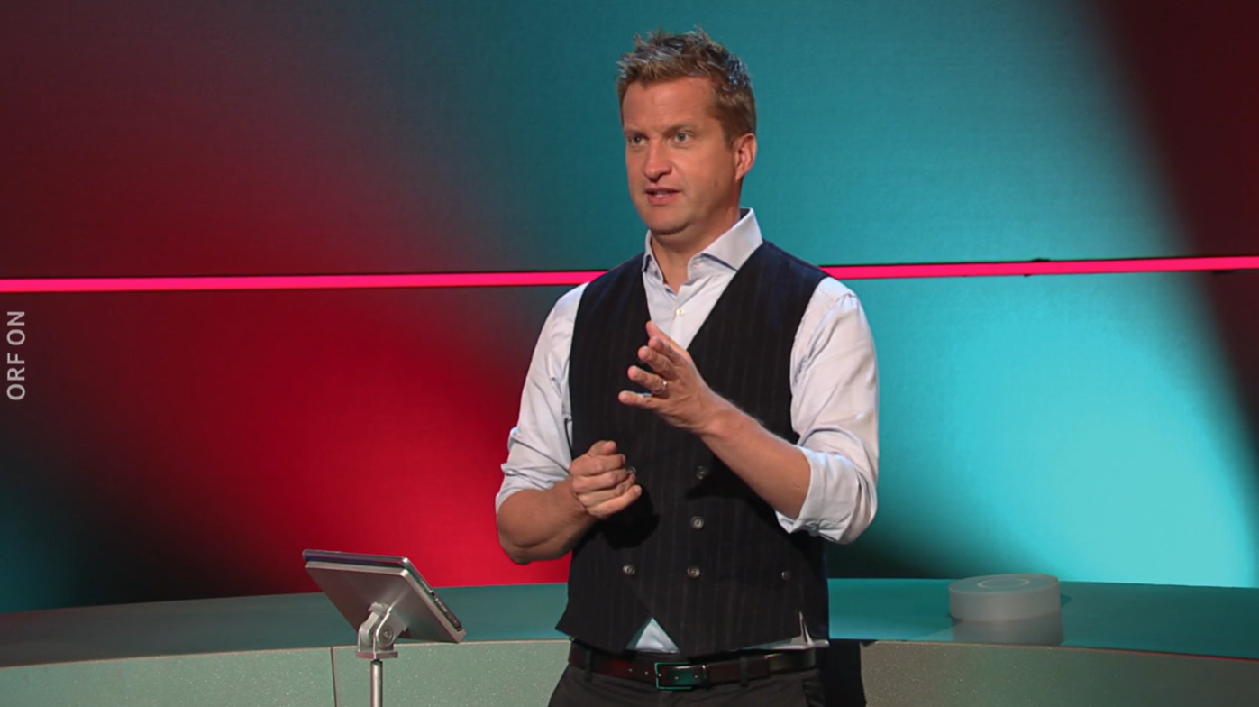 Oliver Polzer moderiert die Show.