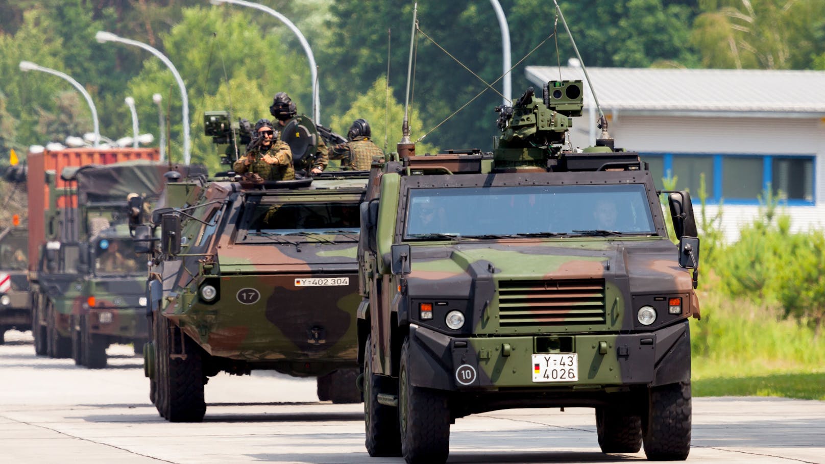 Baerbock schließt Bundeswehr-Einsatz in Kiew nicht aus