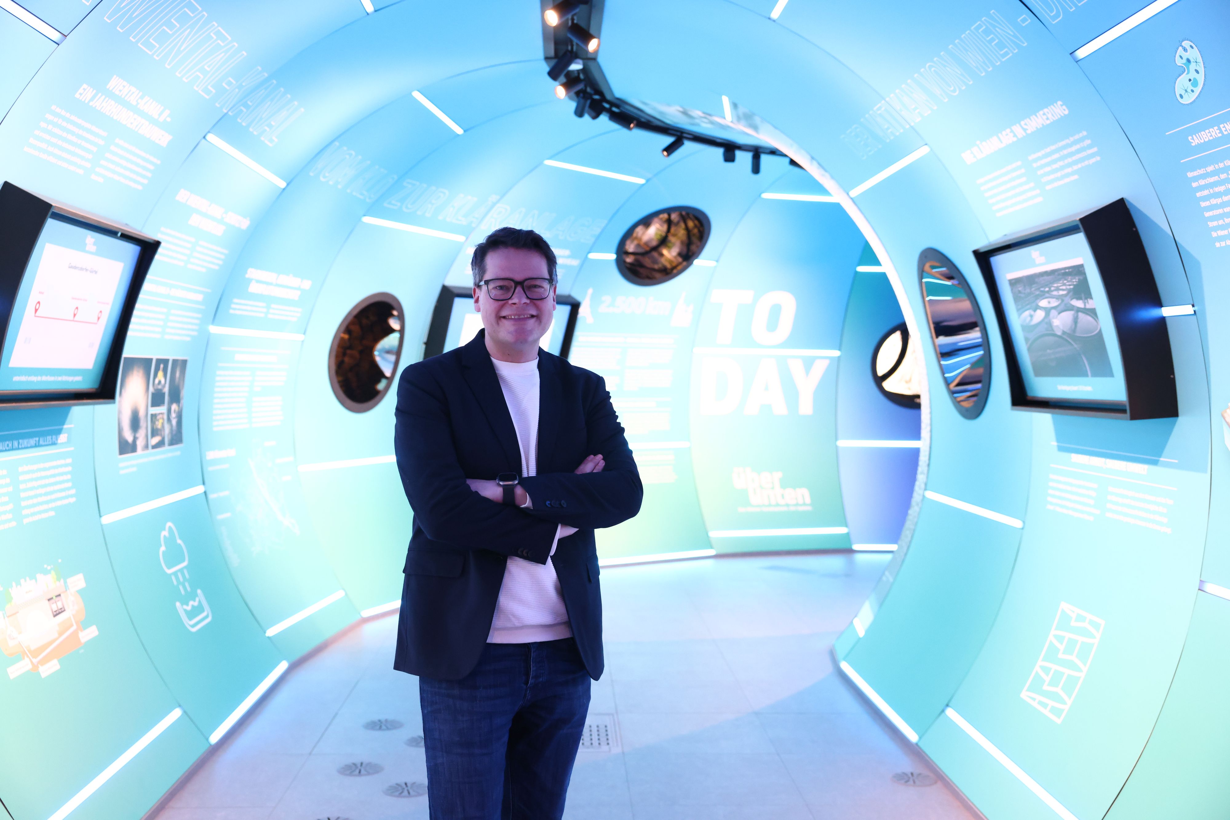 Klimastadtrat Jürgen Czernohorszky (SPÖ) freut sich über den regen Zustrom im Infocenter.