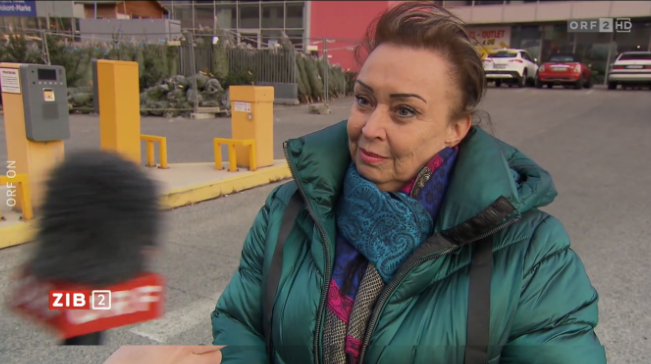 Eine Kundin zeigte sich schockiert, wie mit den Mitarbeitern bei Kika/Leiner umgegangen wird.