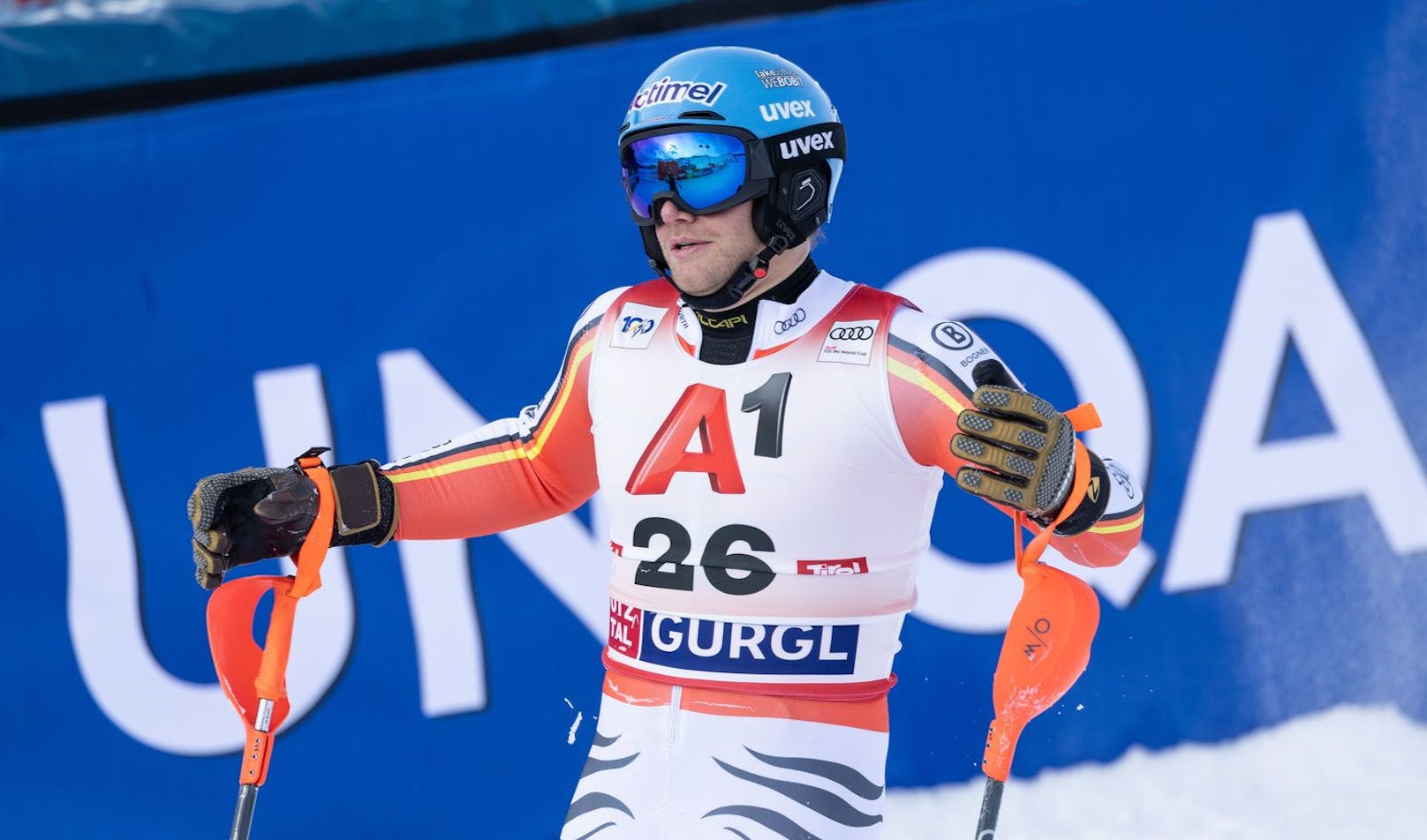 … ebenso wie der deutsche Slalom-Fahrer Sebastian Holzmann. Sein Kreuzband riss im Training.