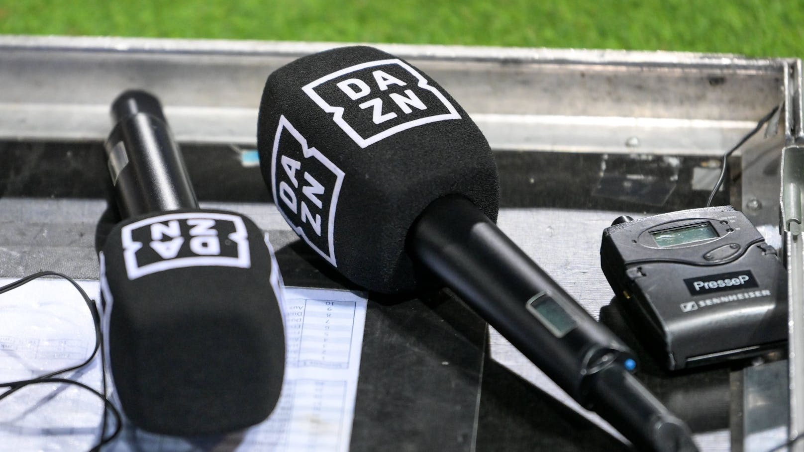 Spieler verkabeln! DAZN bastelt an TV-Revolution