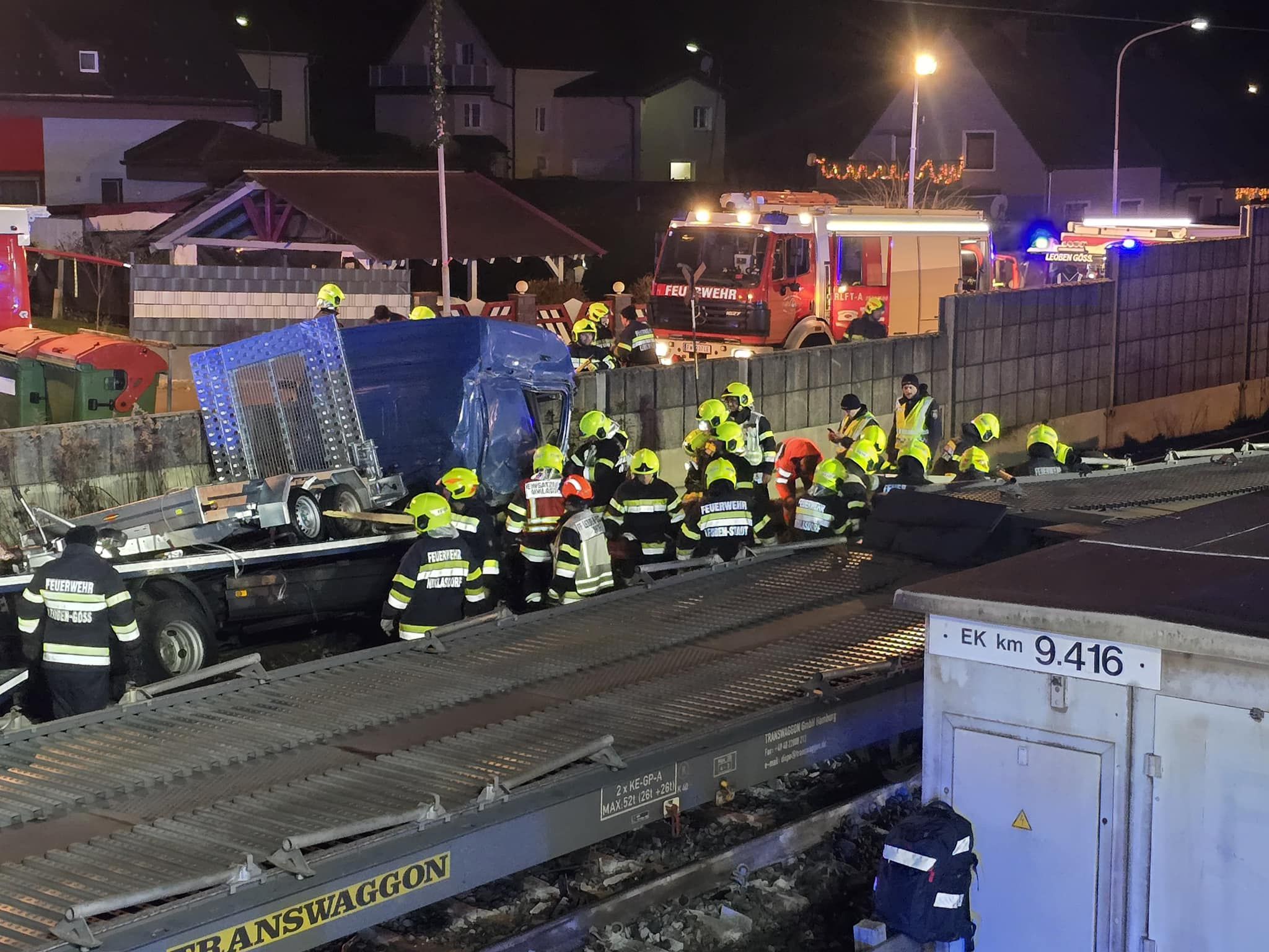 Dutzende Einsatzkräfte waren vor Ort.