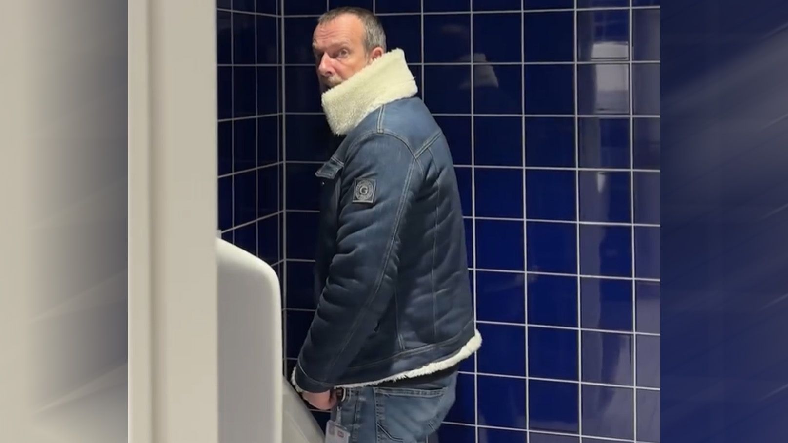 Ö3 zeigt Kratky auf Instagram am Klo.