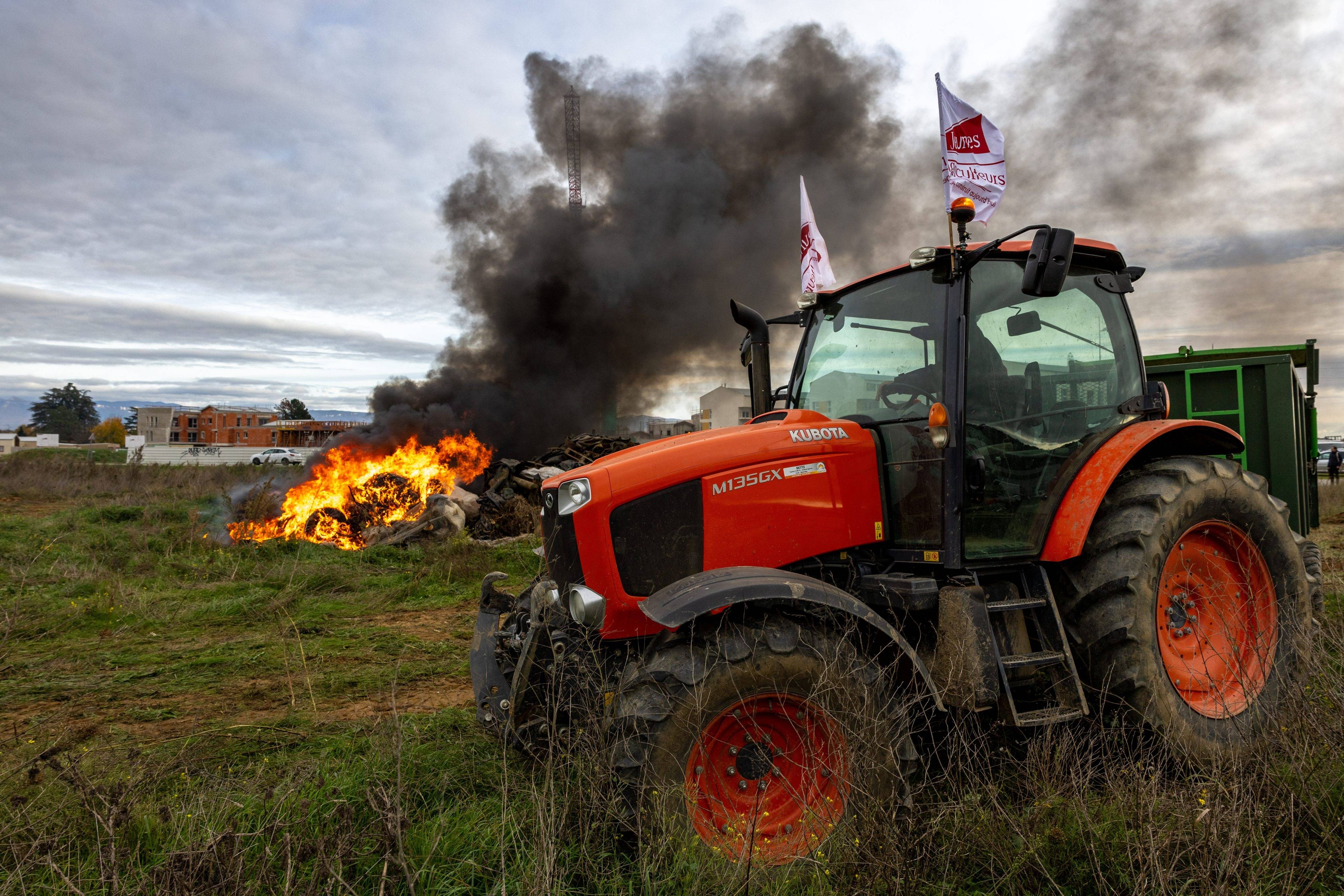Auch in Frankreich gibt es Widerstand gegen Mercosur. Im Bild ein Bauernprotest nahe Valence am 18. November 2024.