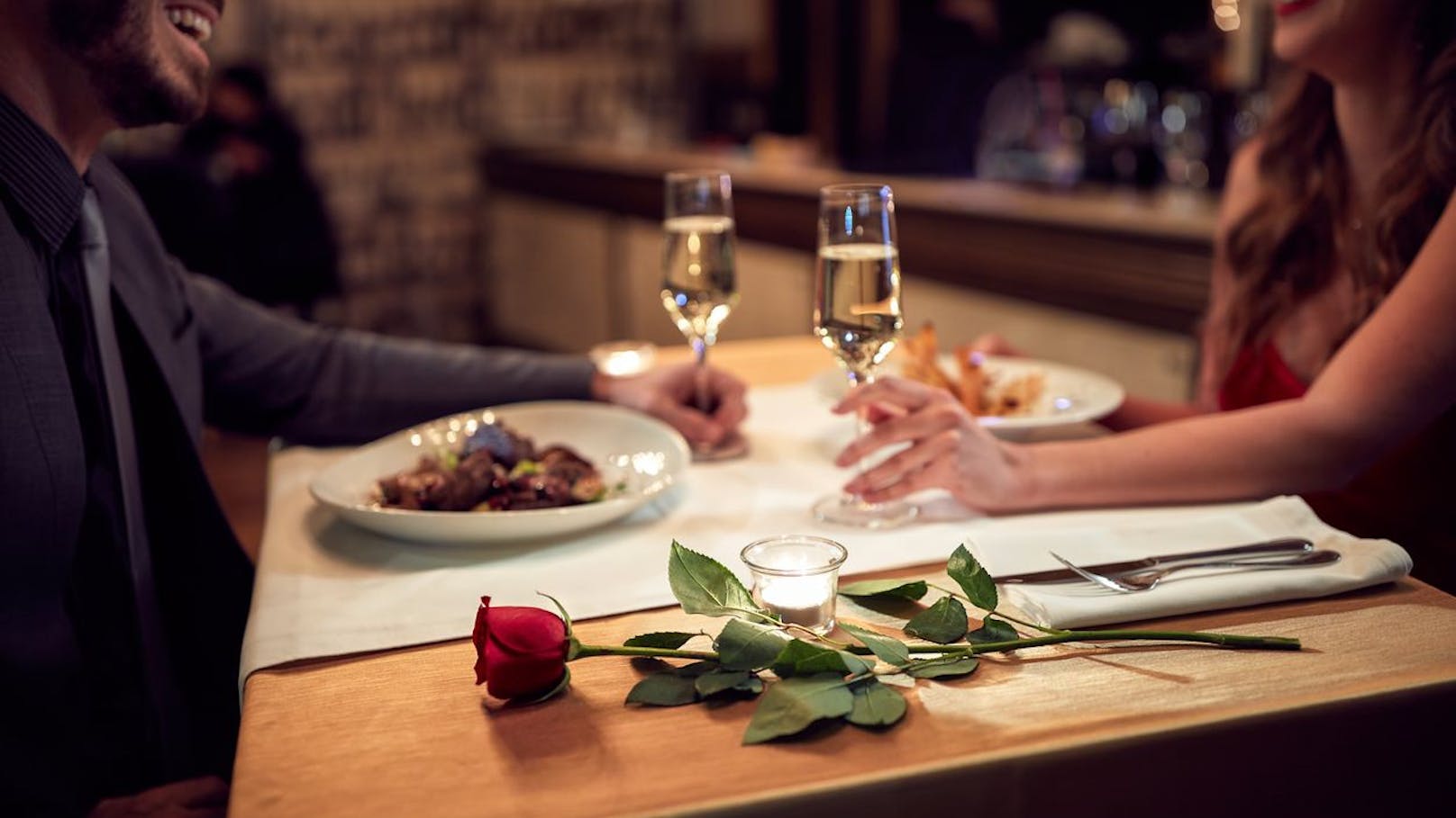 Erstes Date im Restaurant – das solltest du bestellen